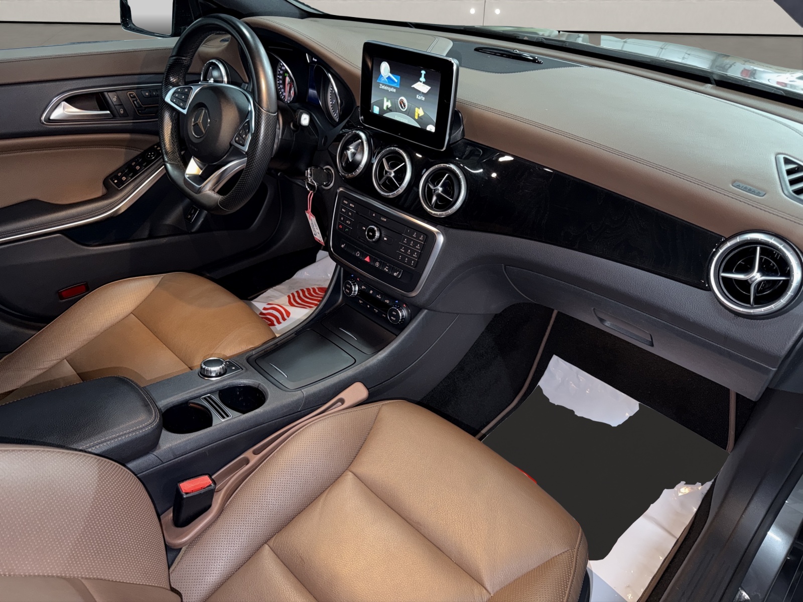 MERCEDES-BENZ CLA 250 7G-DCT 4Matic-image-12