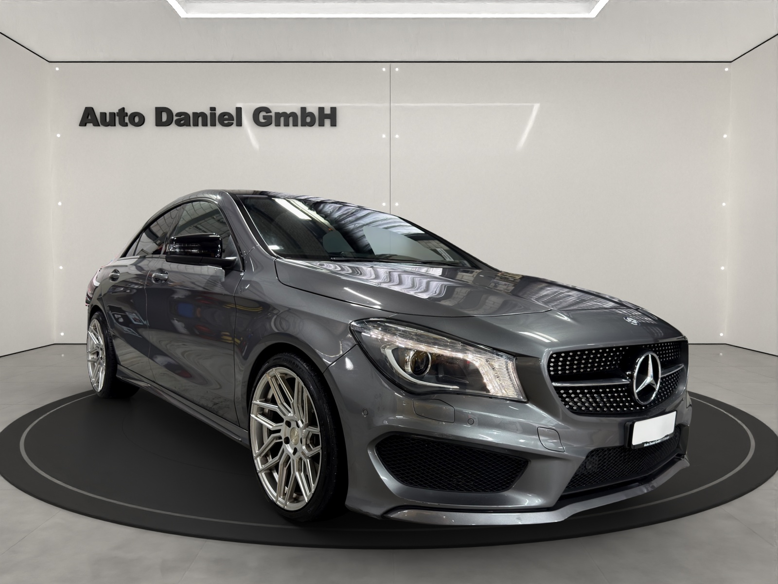 MERCEDES-BENZ CLA 250 7G-DCT 4Matic-showroom-element-3