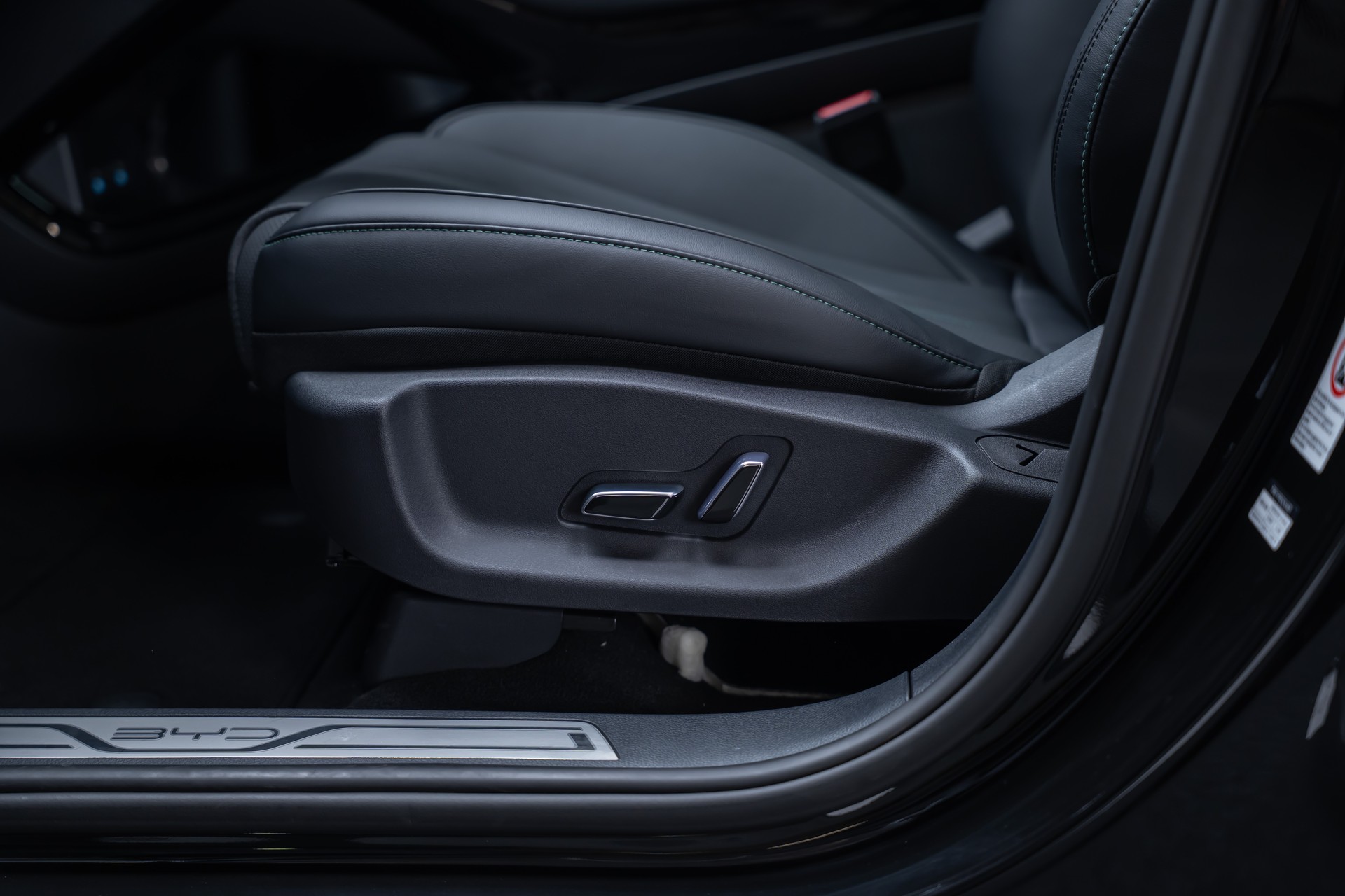 BYD Seal U DM-i Comfort / Panorama / Head-Up Display / 360° Kamera-image-23