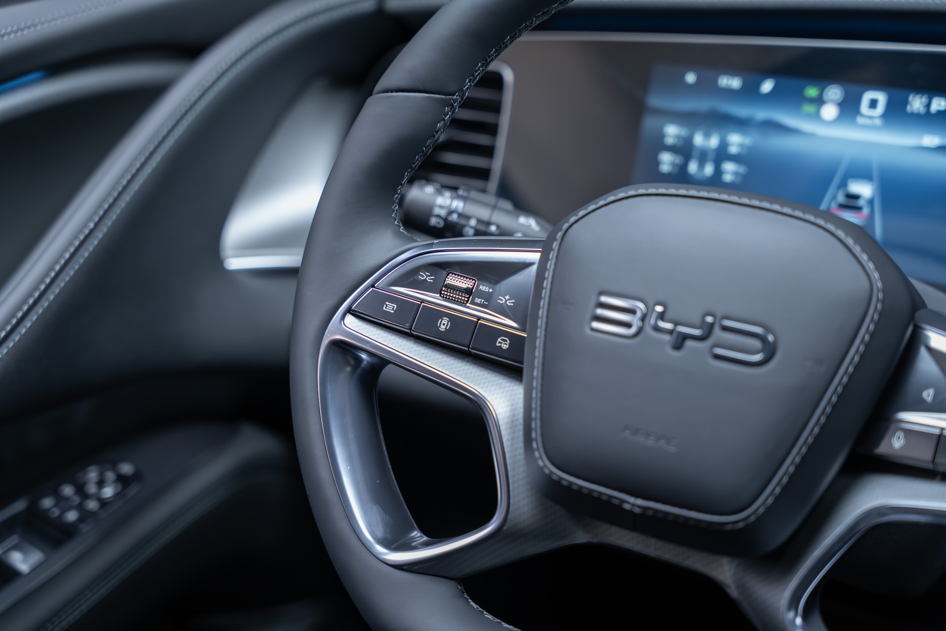 BYD Sealion 7 91,3 kWh Excellence AWD / Panoramadach / Head-Up Display / Sitzheizung & Lüftung-image-25