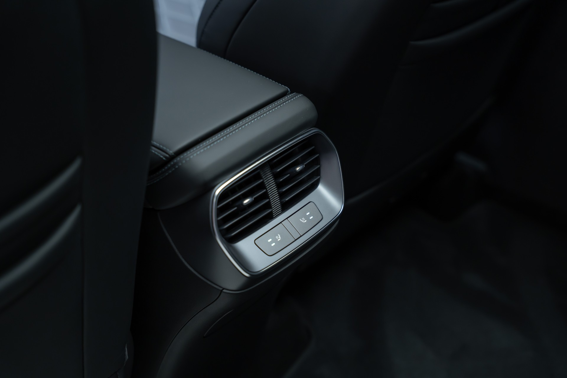 BYD Sealion 7 91,3 kWh Excellence AWD / Panoramadach / Head-Up Display / Sitzheizung & Lüftung-image-22