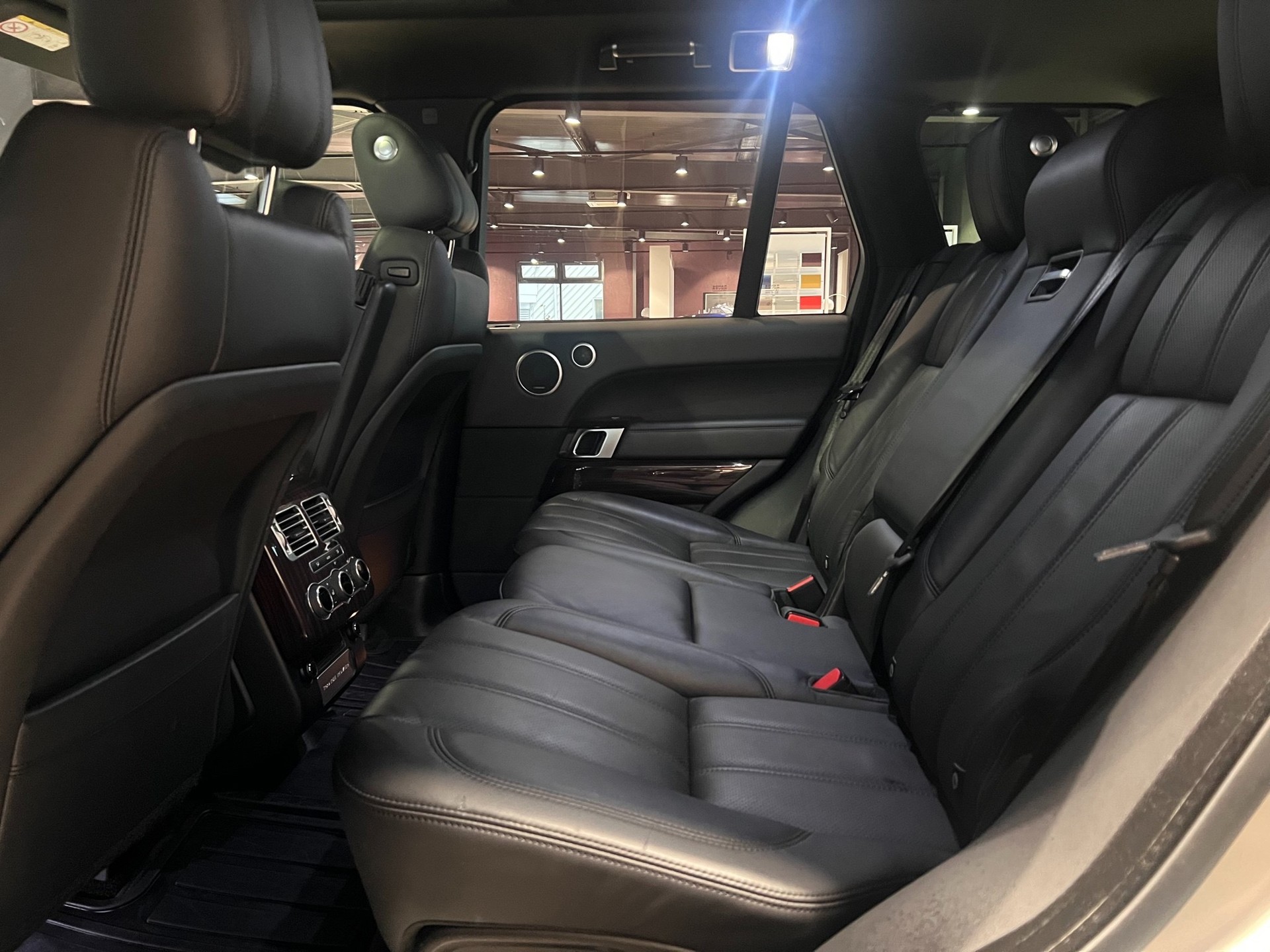 LAND ROVER Range Rover 3.0 V6 SC Vogue Automatic-image-14