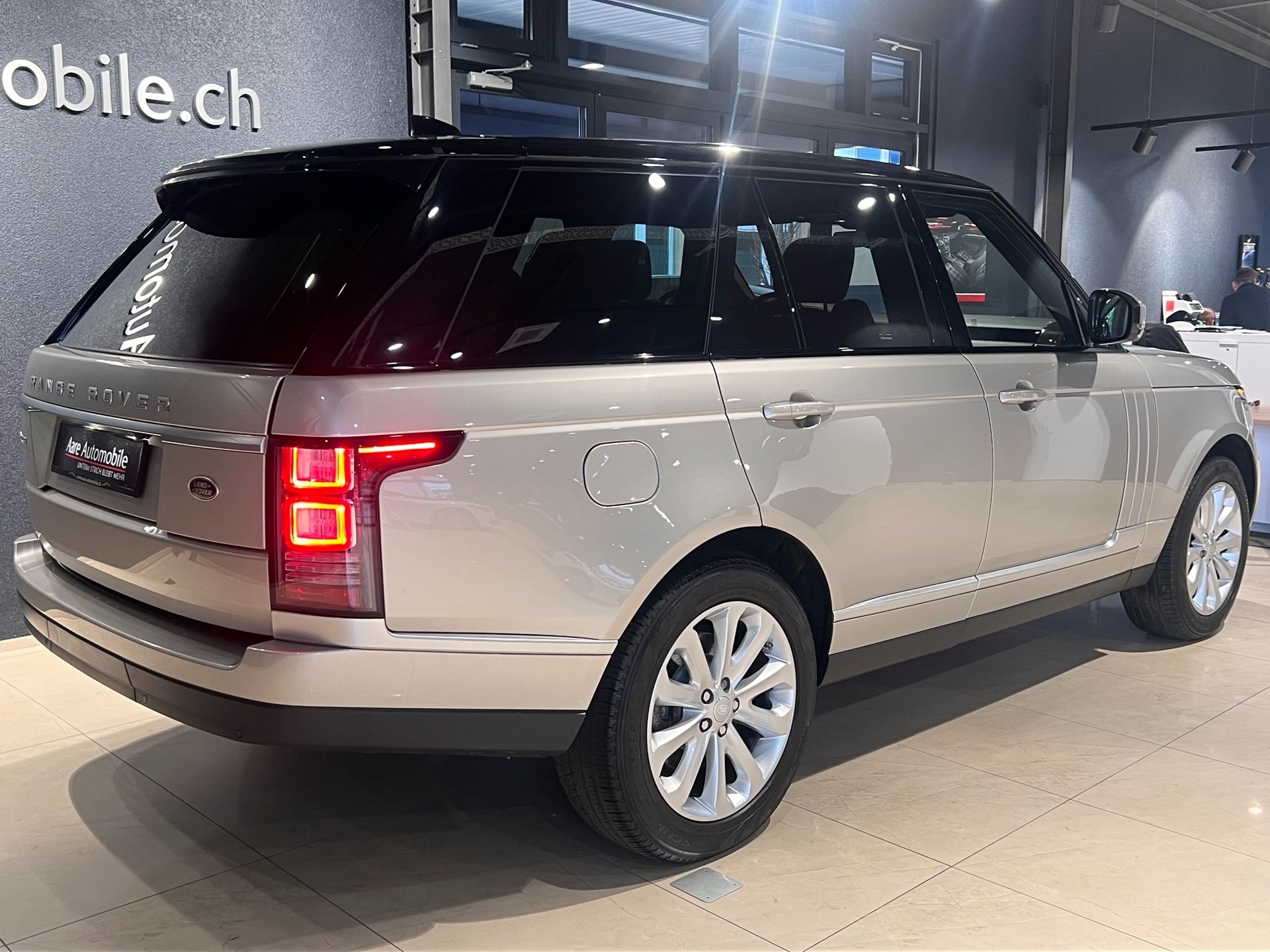 LAND ROVER Range Rover 3.0 V6 SC Vogue Automatic-image-5