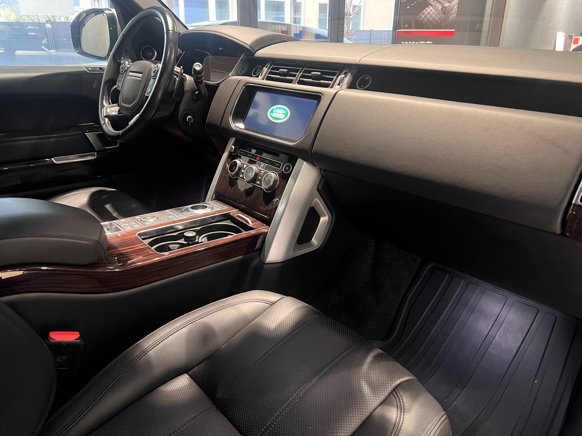 LAND ROVER Range Rover 3.0 V6 SC Vogue Automatic-image-10