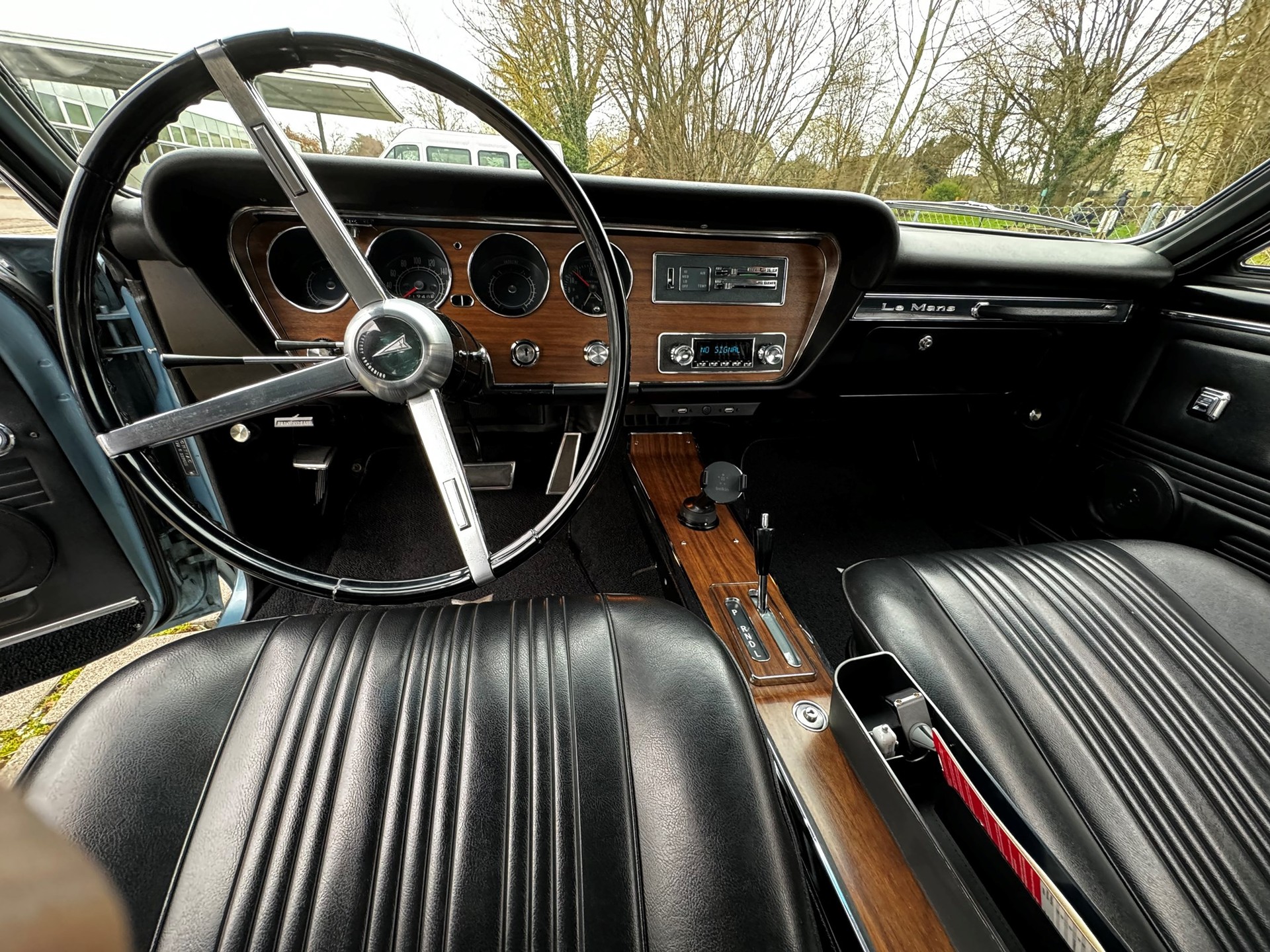 PONTIAC LeMans-image-10