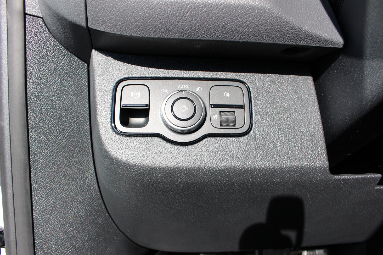 MERCEDES-BENZ eSprinter 320 Pro KA 3665mm S-image-9
