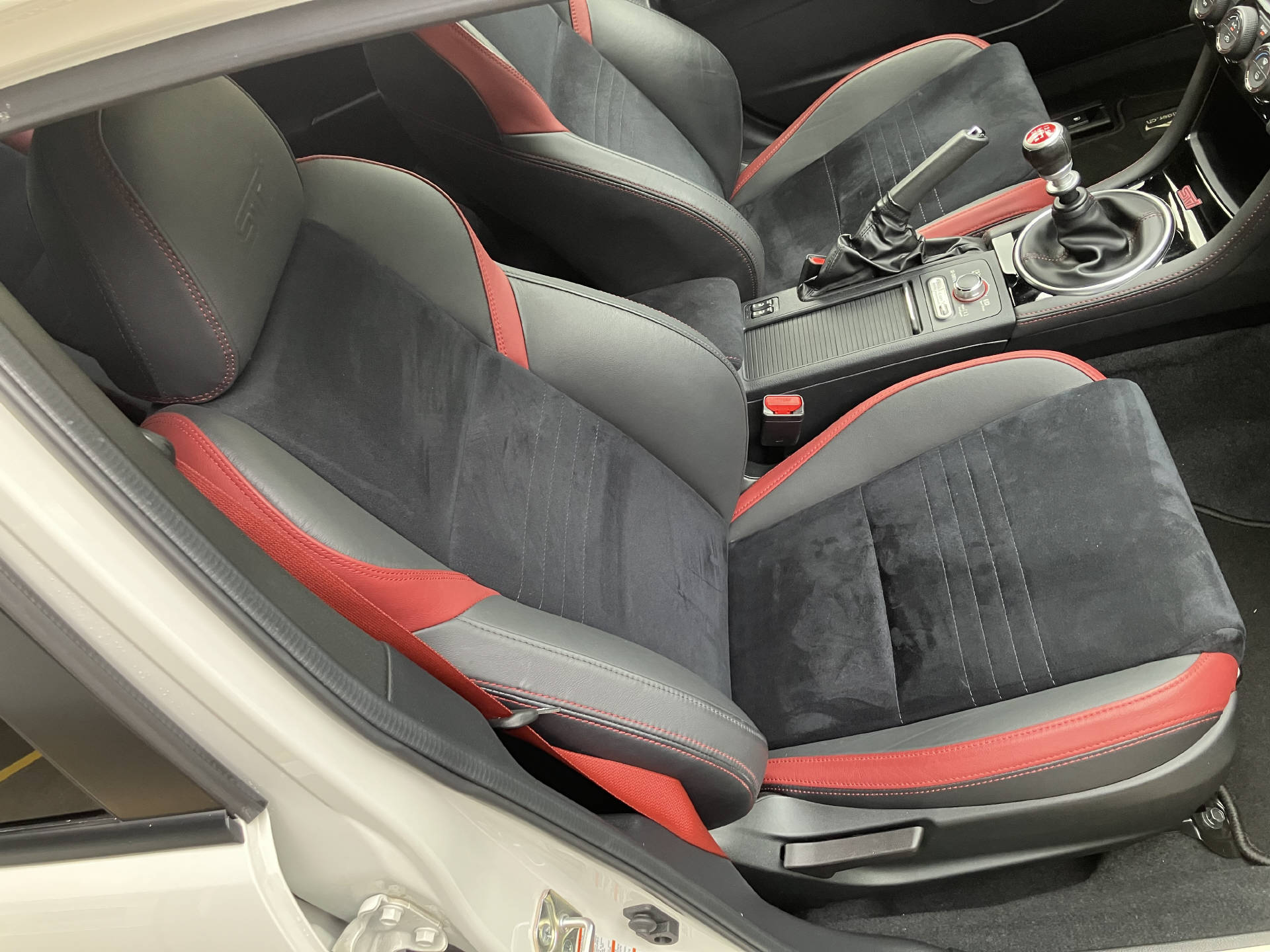 SUBARU STI Ultimate Edition-image-4
