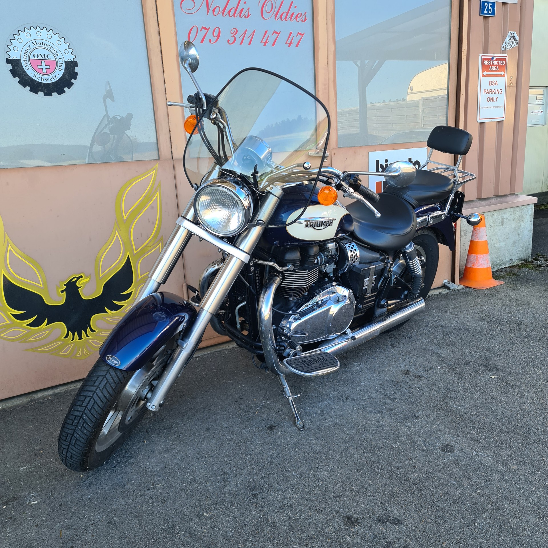 TRIUMPH America 900 i-image-7