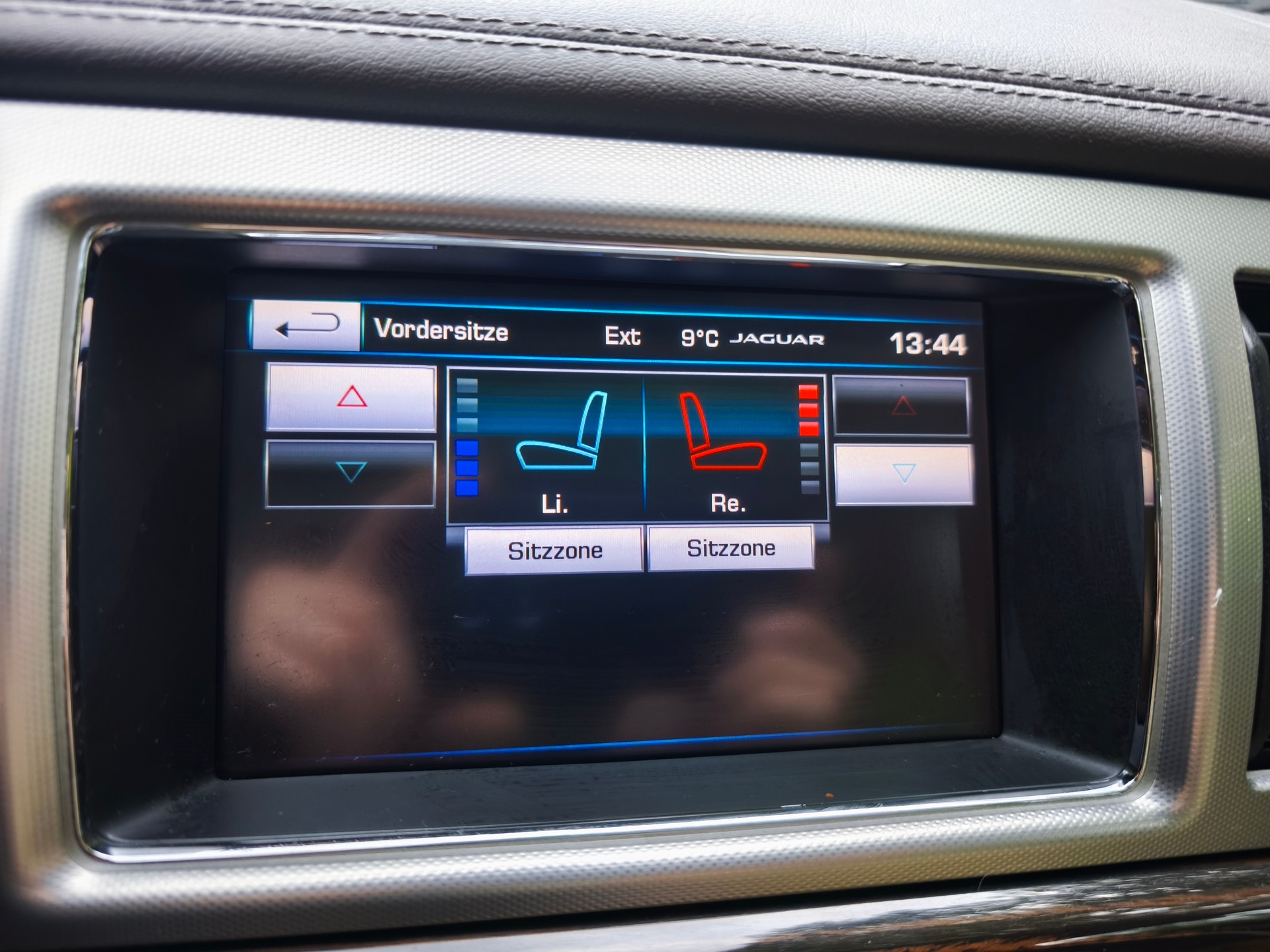 JAGUAR XF 3.0 V6 S/C 4x4-image-15