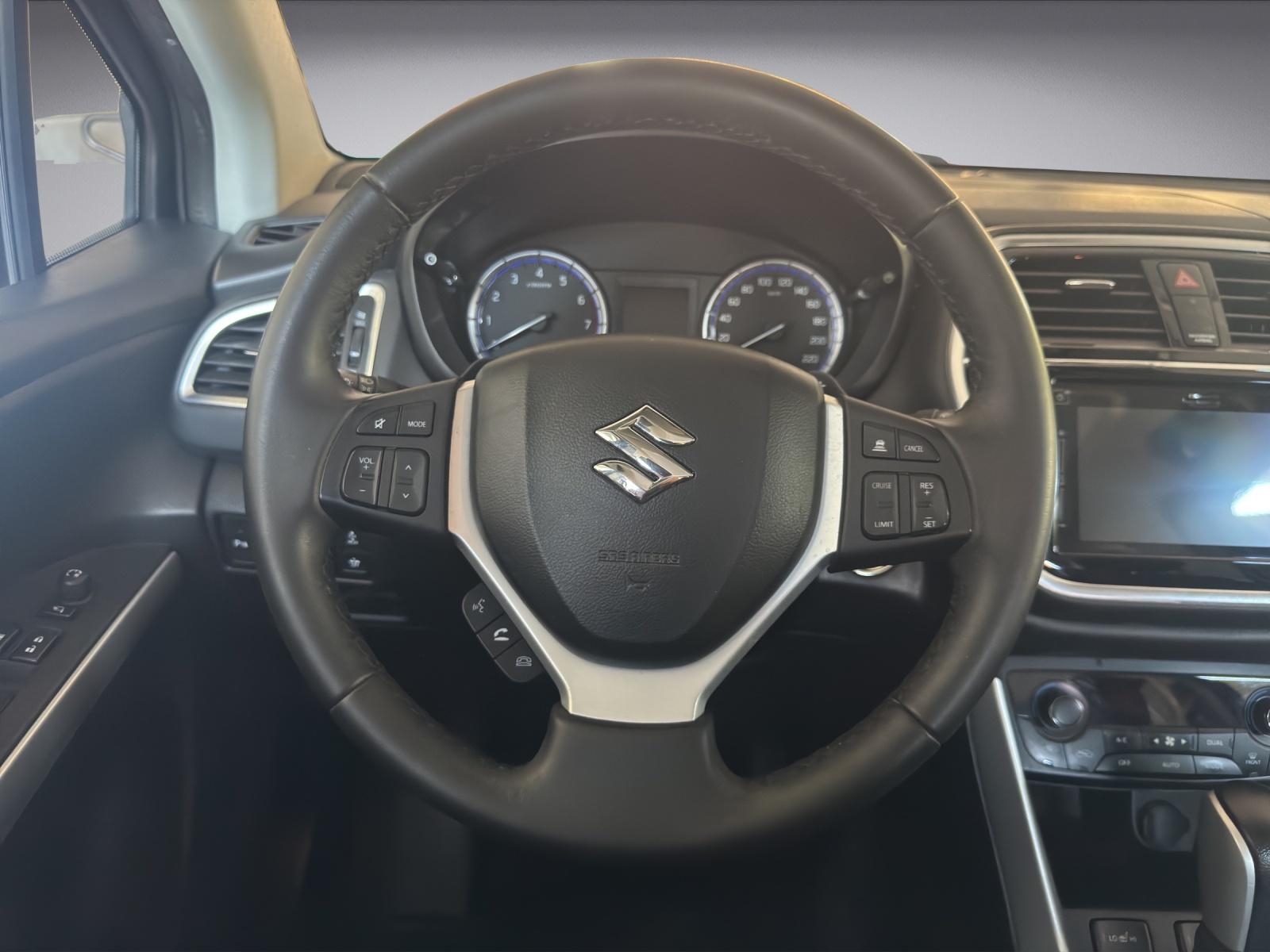 SUZUKI SX4 S-Cross 1.4 T Compact Top 4x4-image-12