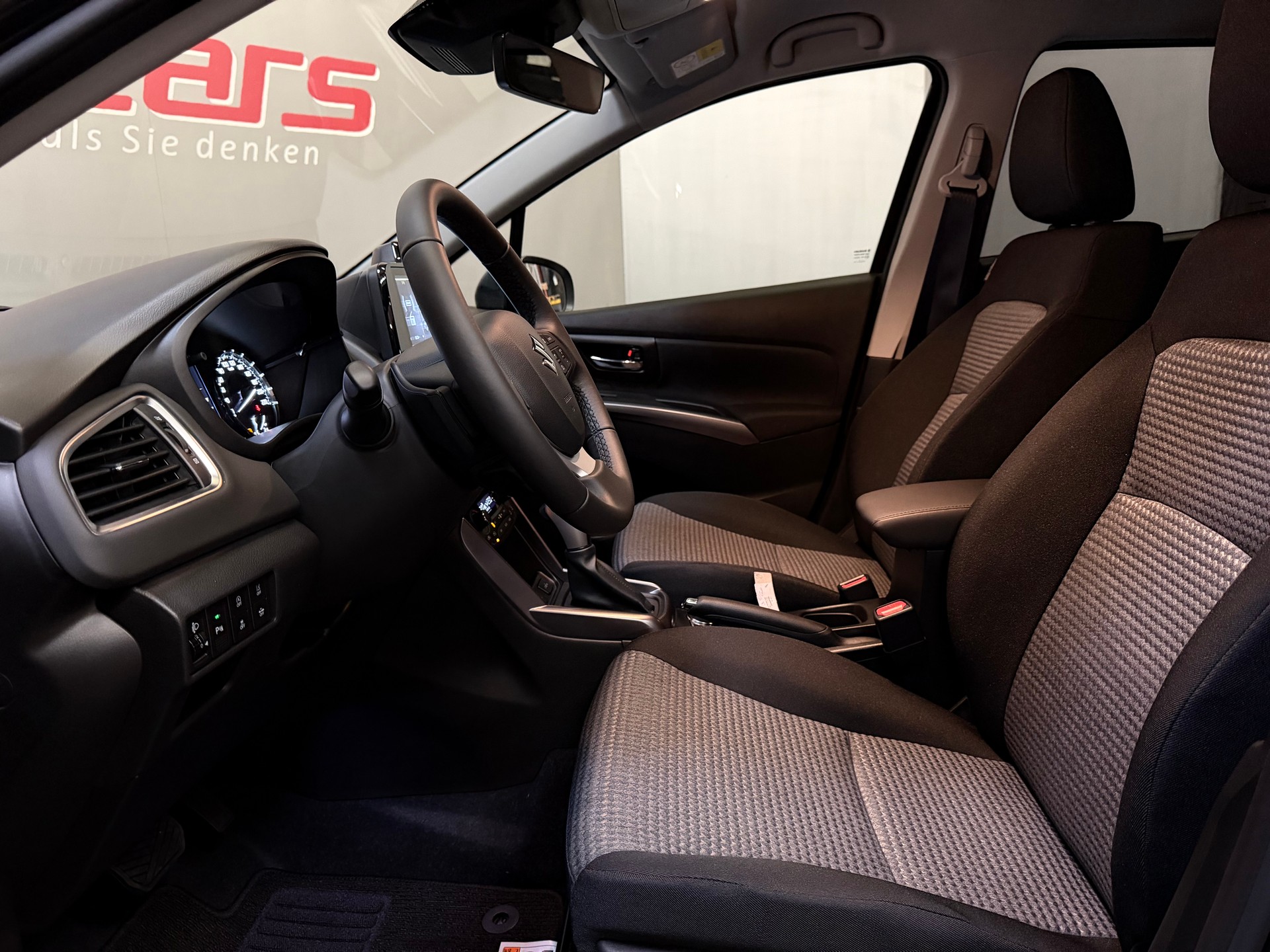 SUZUKI S-Cross 1.4 16V Compact+ MHD Automatic-image-11