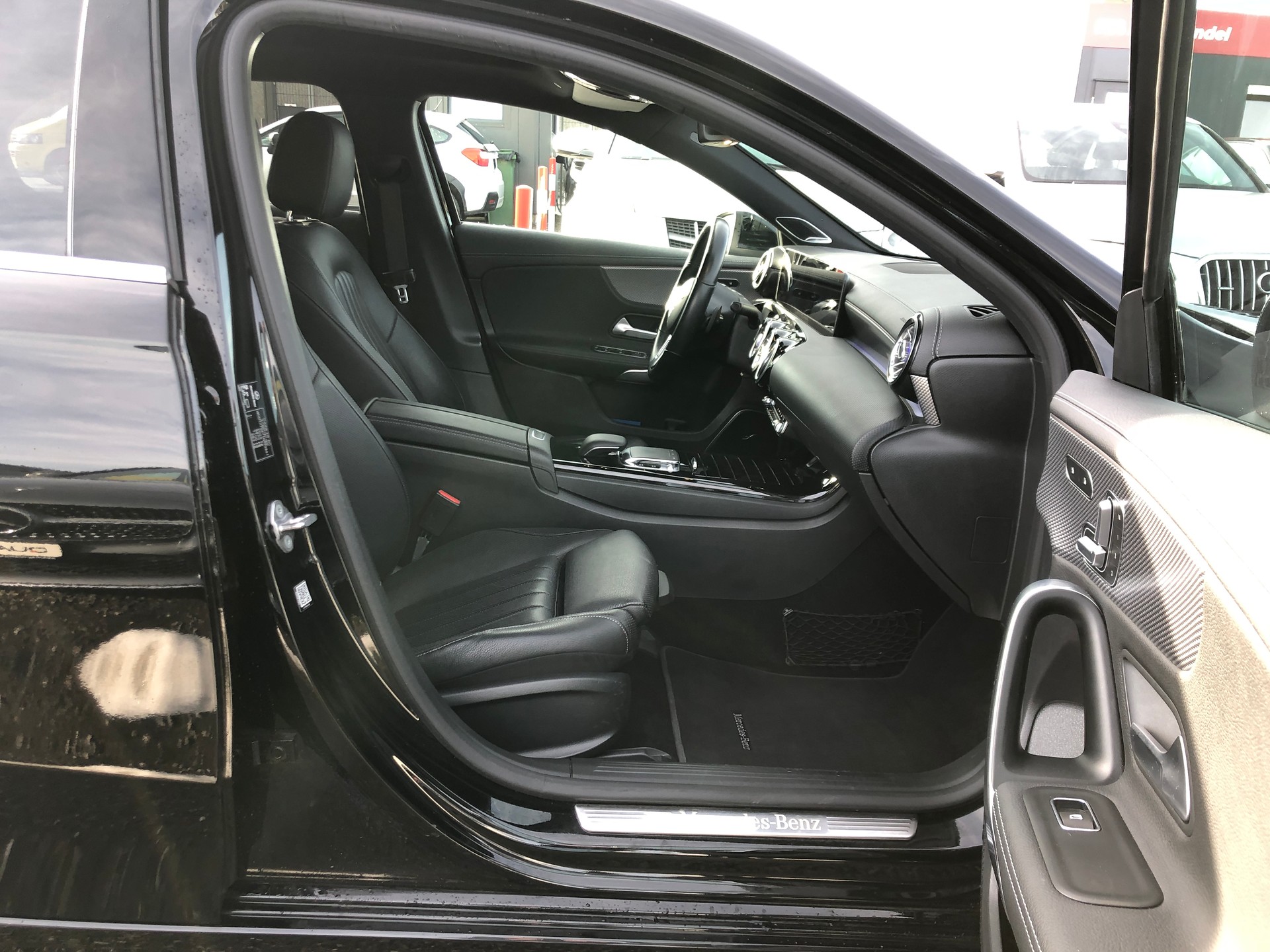 MERCEDES-BENZ A 250 4Matic Progressive 7G-DCT-image-18