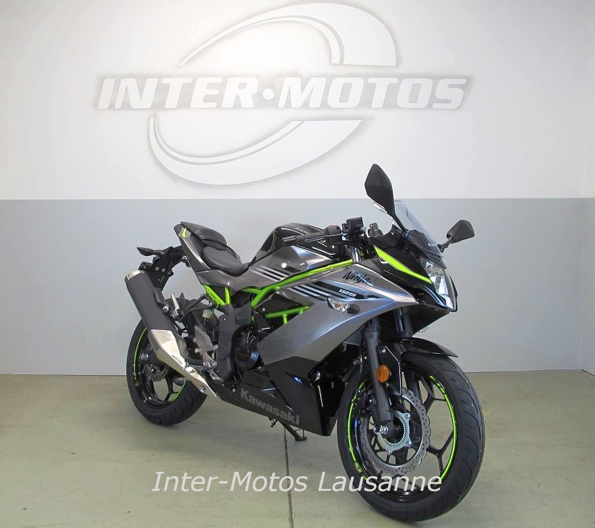 KAWASAKI NINJA 125 SE-showroom-element-1