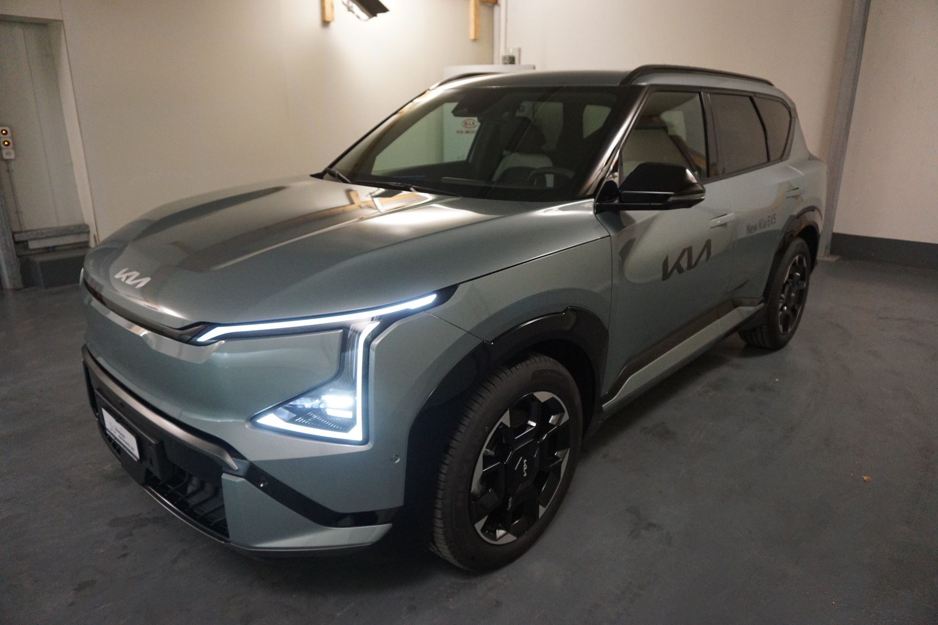 KIA EV5 GT-Line-showroom-element-1