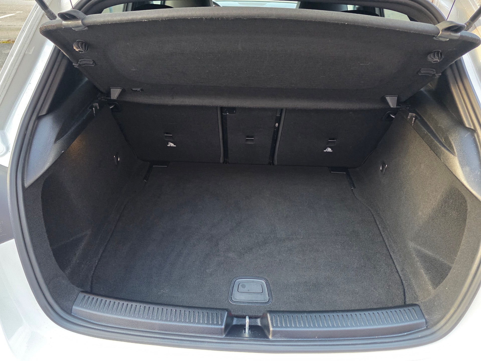 MERCEDES-BENZ A 200 AMG Line 7G-DCT-image-19