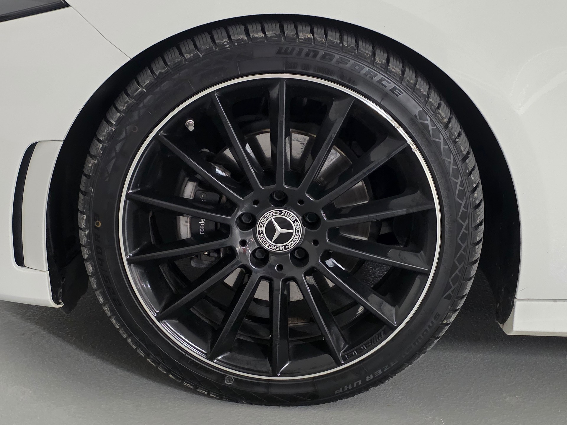 MERCEDES-BENZ A 200 AMG Line 7G-DCT-image-8