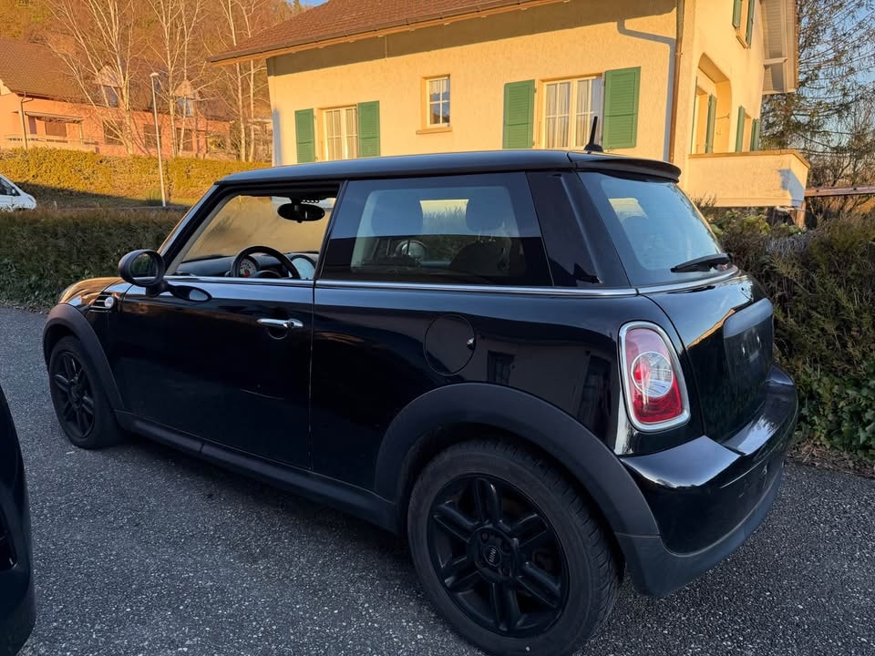 MINI One-image-2