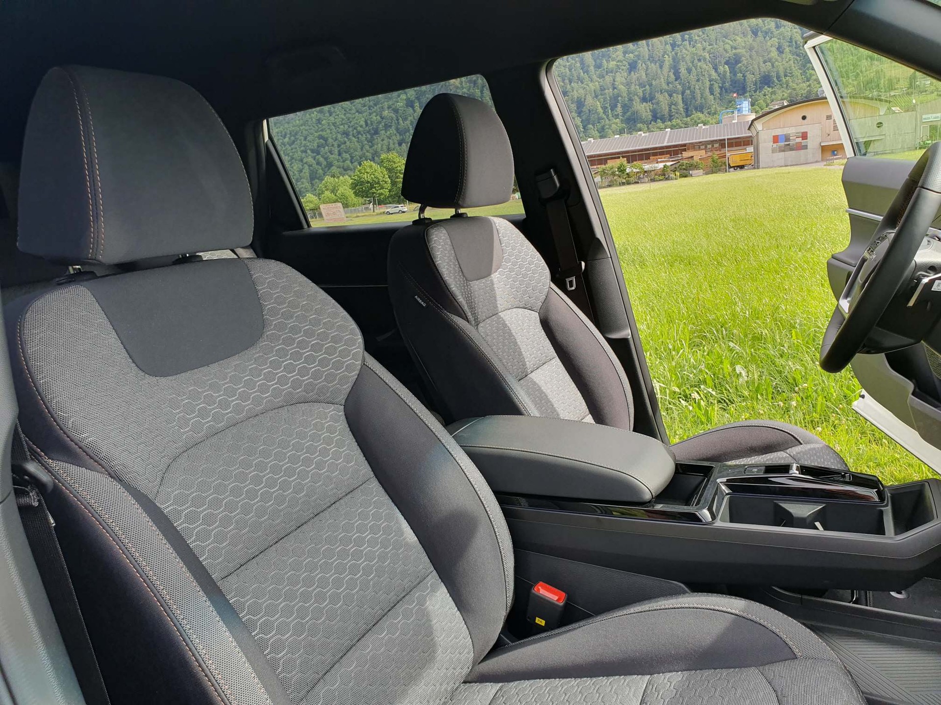 KGM-SsangYong Torres 1.5 Turbo Platinum 4WD MJ27-image-11