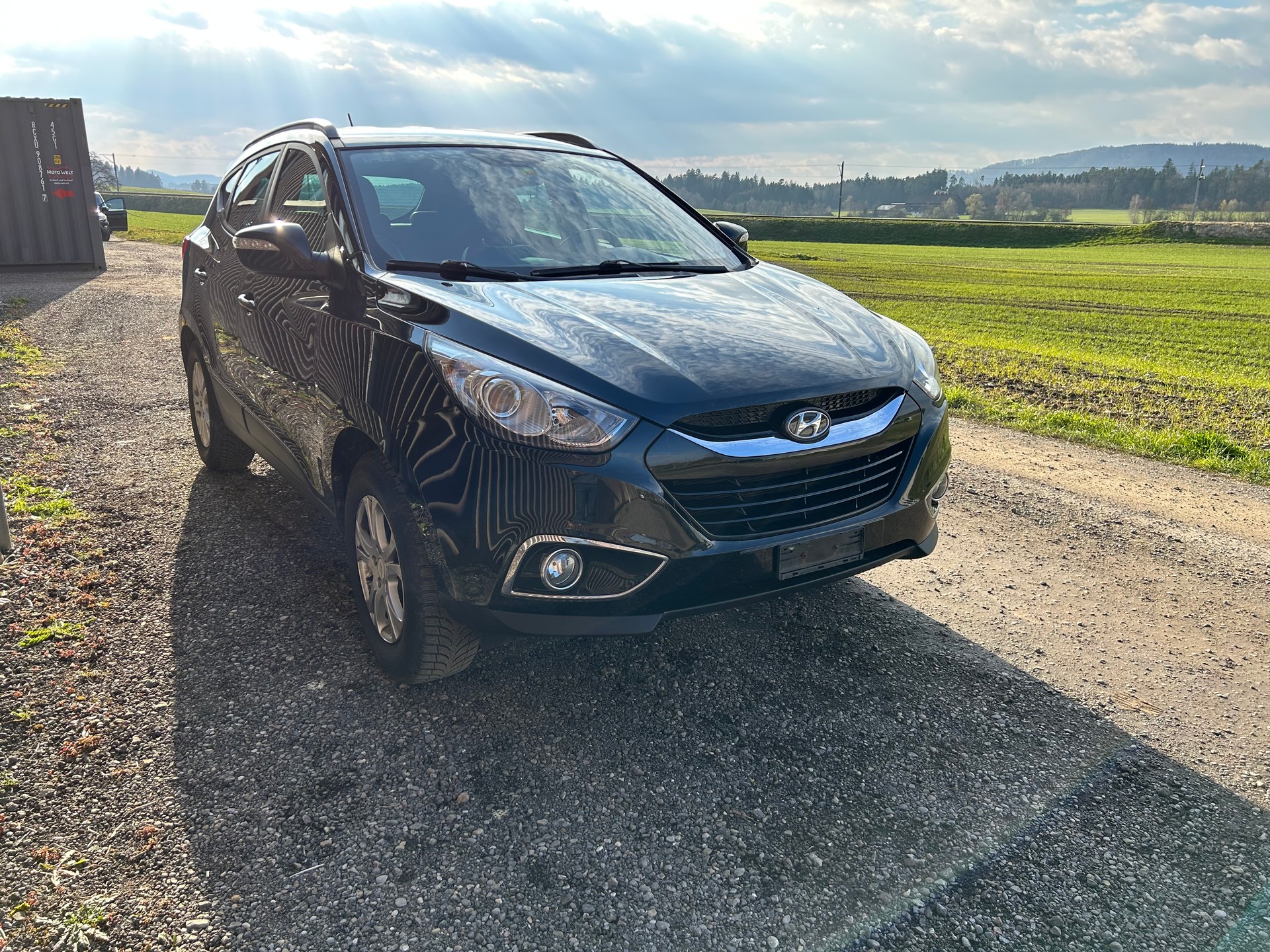 HYUNDAI iX 35 2.0 Premium 4WD-image-2