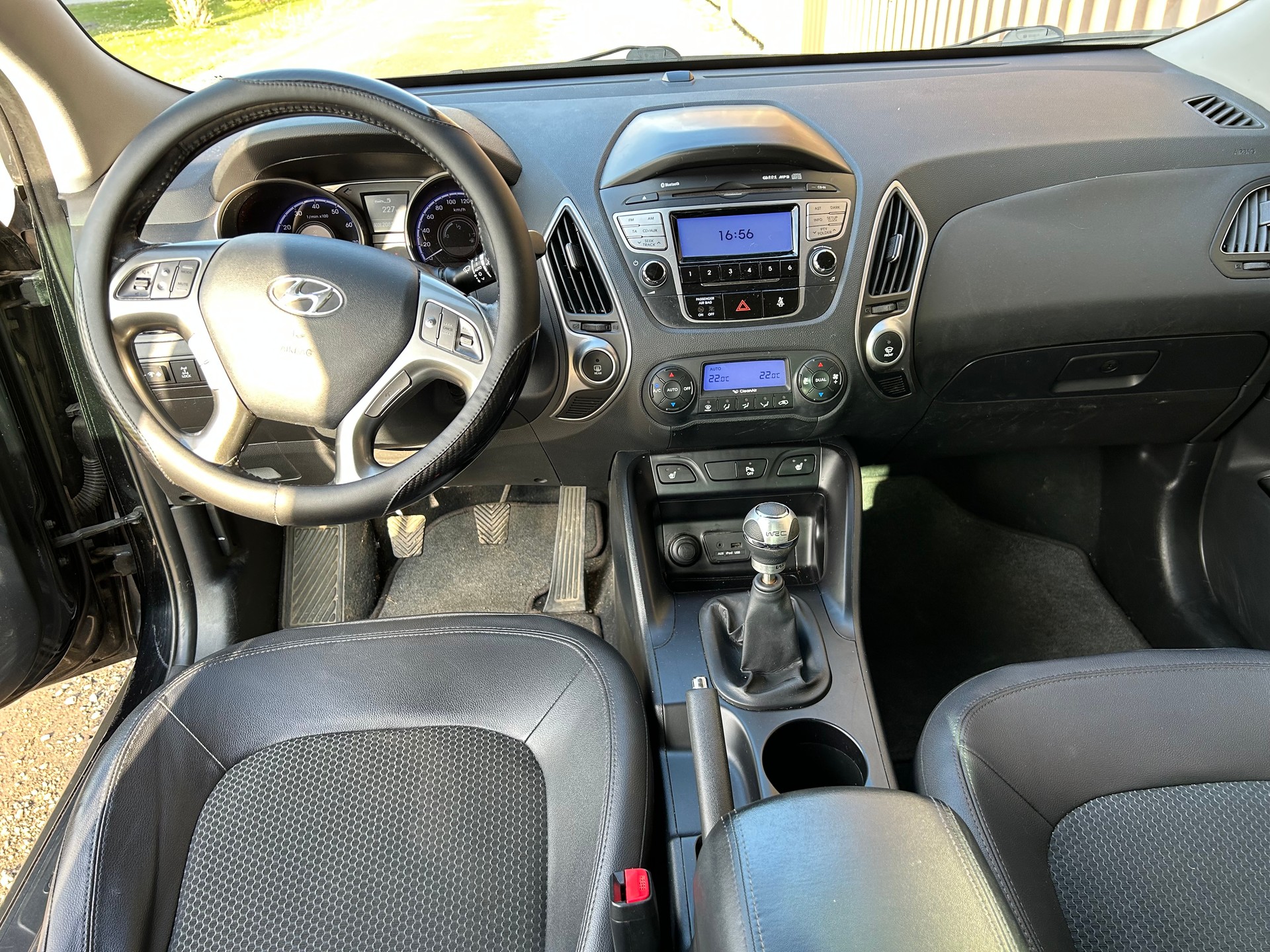 HYUNDAI iX 35 2.0 Premium 4WD-image-10
