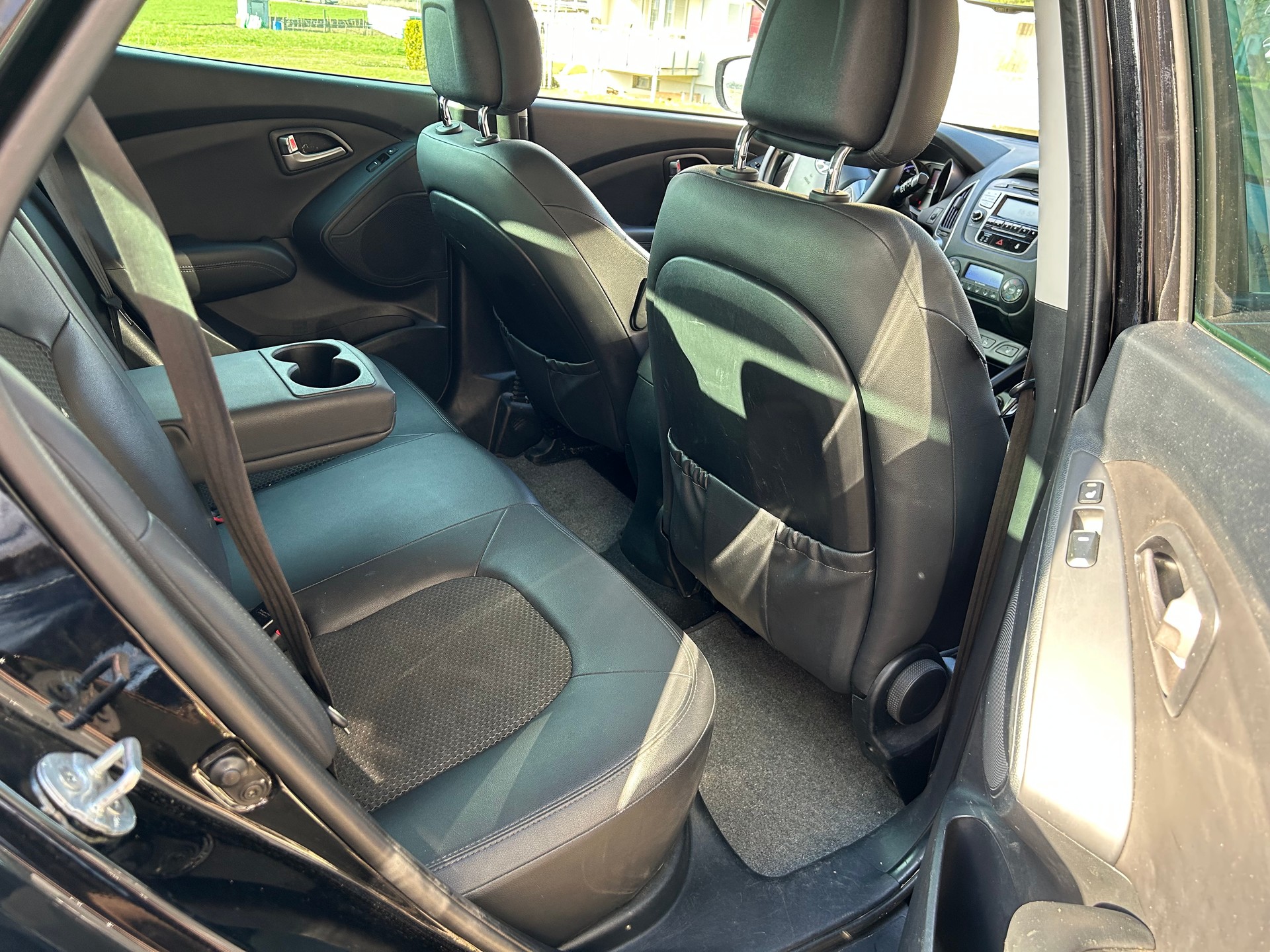 HYUNDAI iX 35 2.0 Premium 4WD-image-14