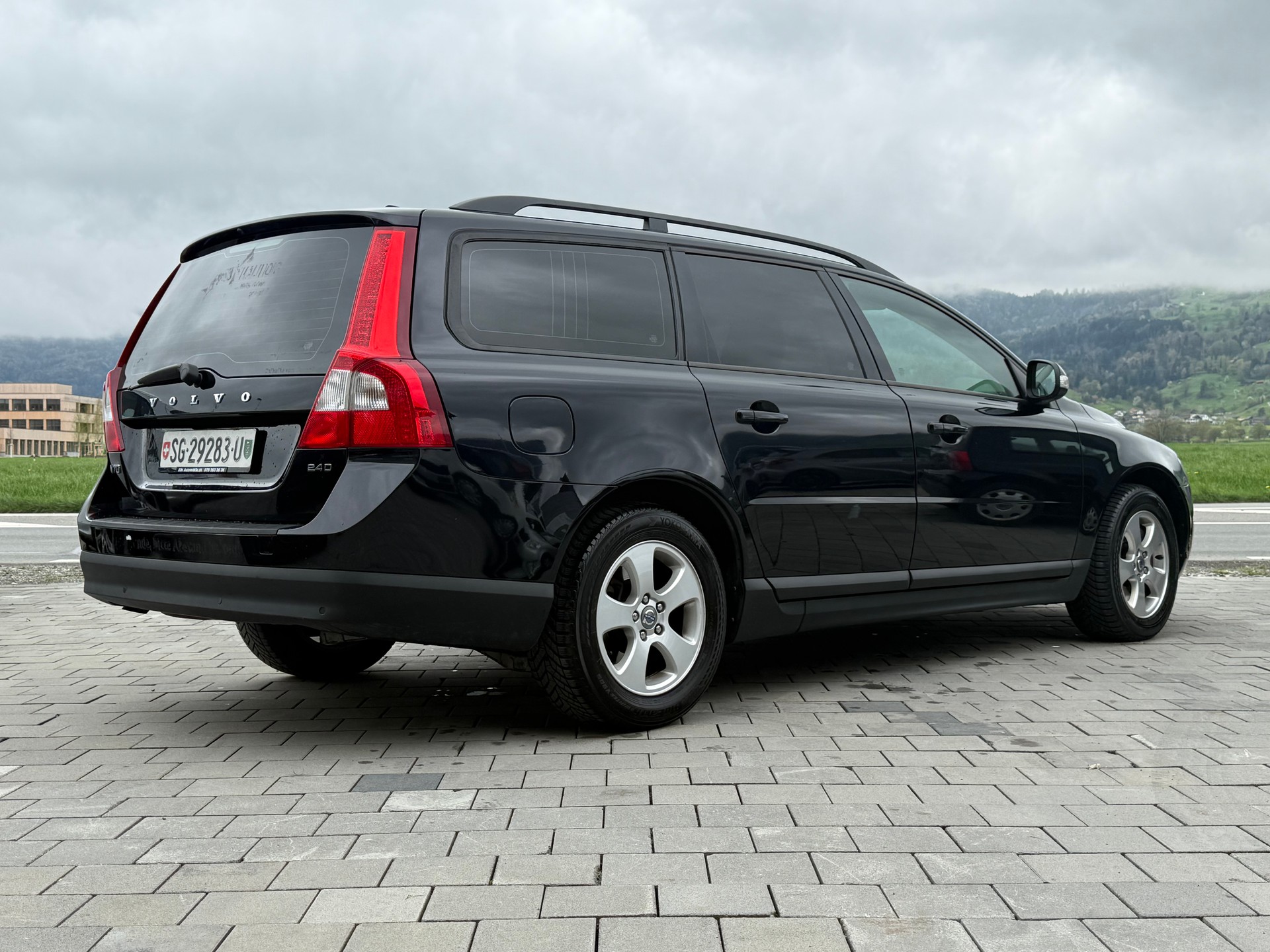 VOLVO V70 2.4D Kinetic Geartronic-image-5