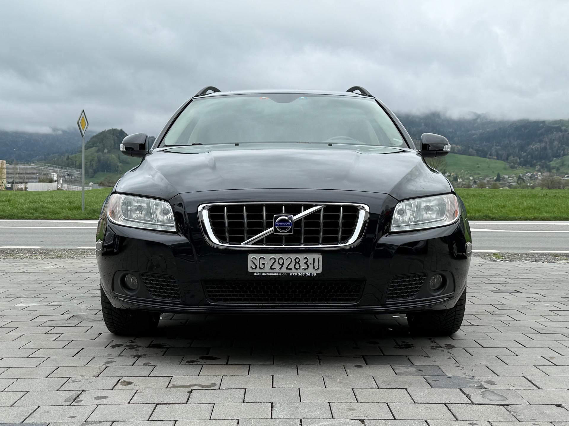 VOLVO V70 2.4D Kinetic Geartronic-image-2