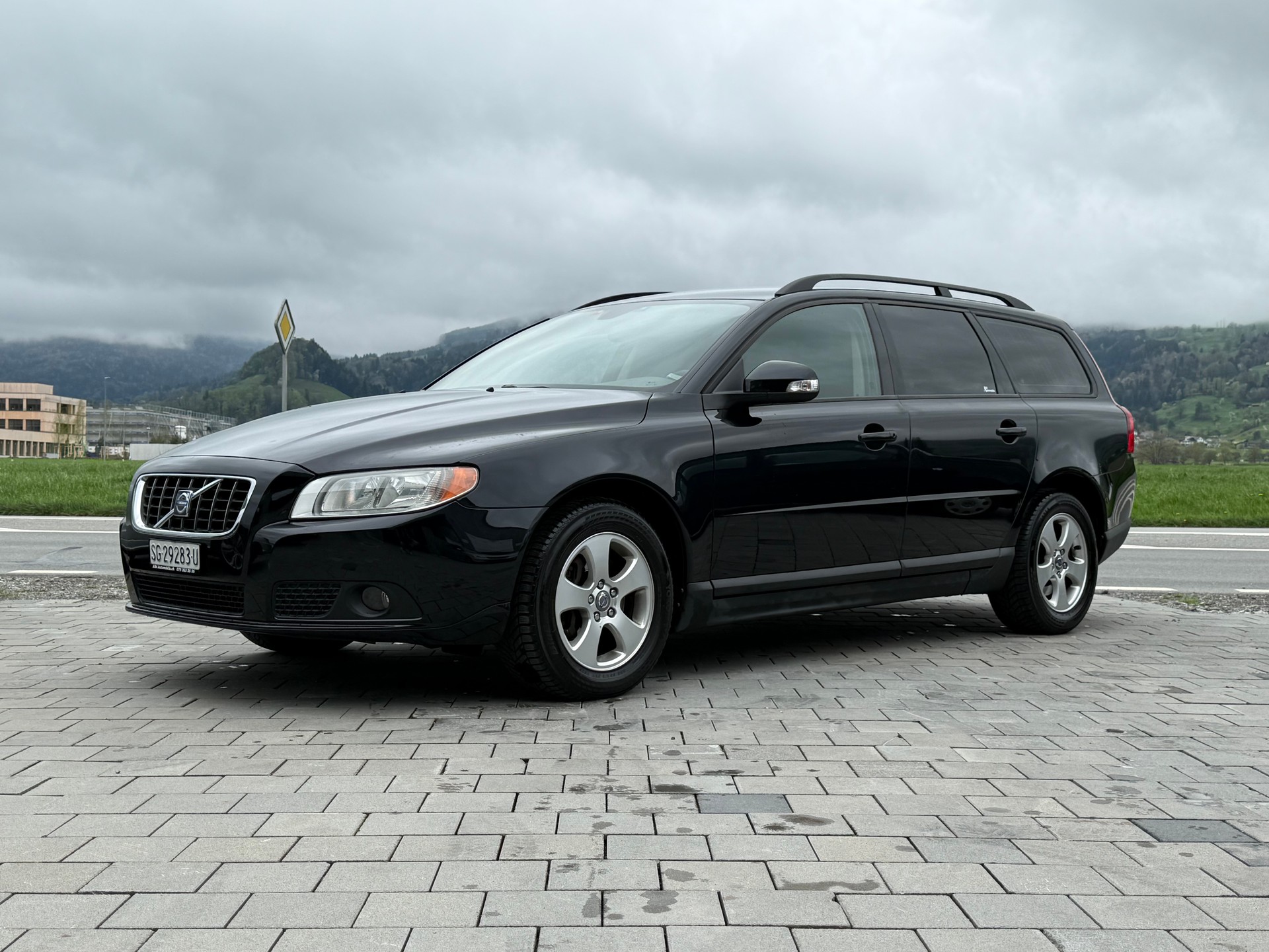 VOLVO V70 2.4D Kinetic Geartronic