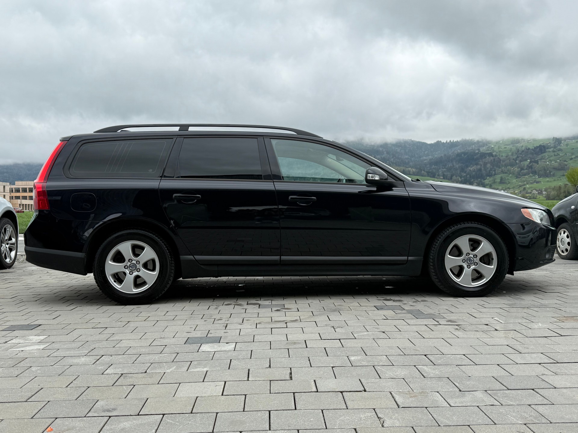 VOLVO V70 2.4D Kinetic Geartronic-image-4