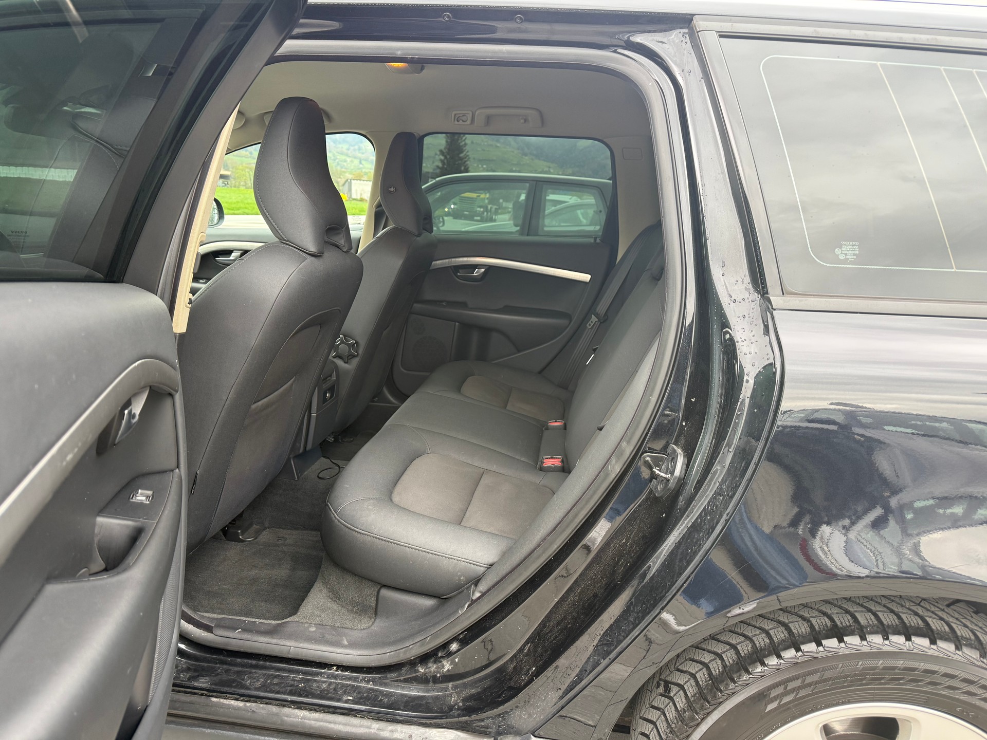 VOLVO V70 2.4D Kinetic Geartronic-image-11