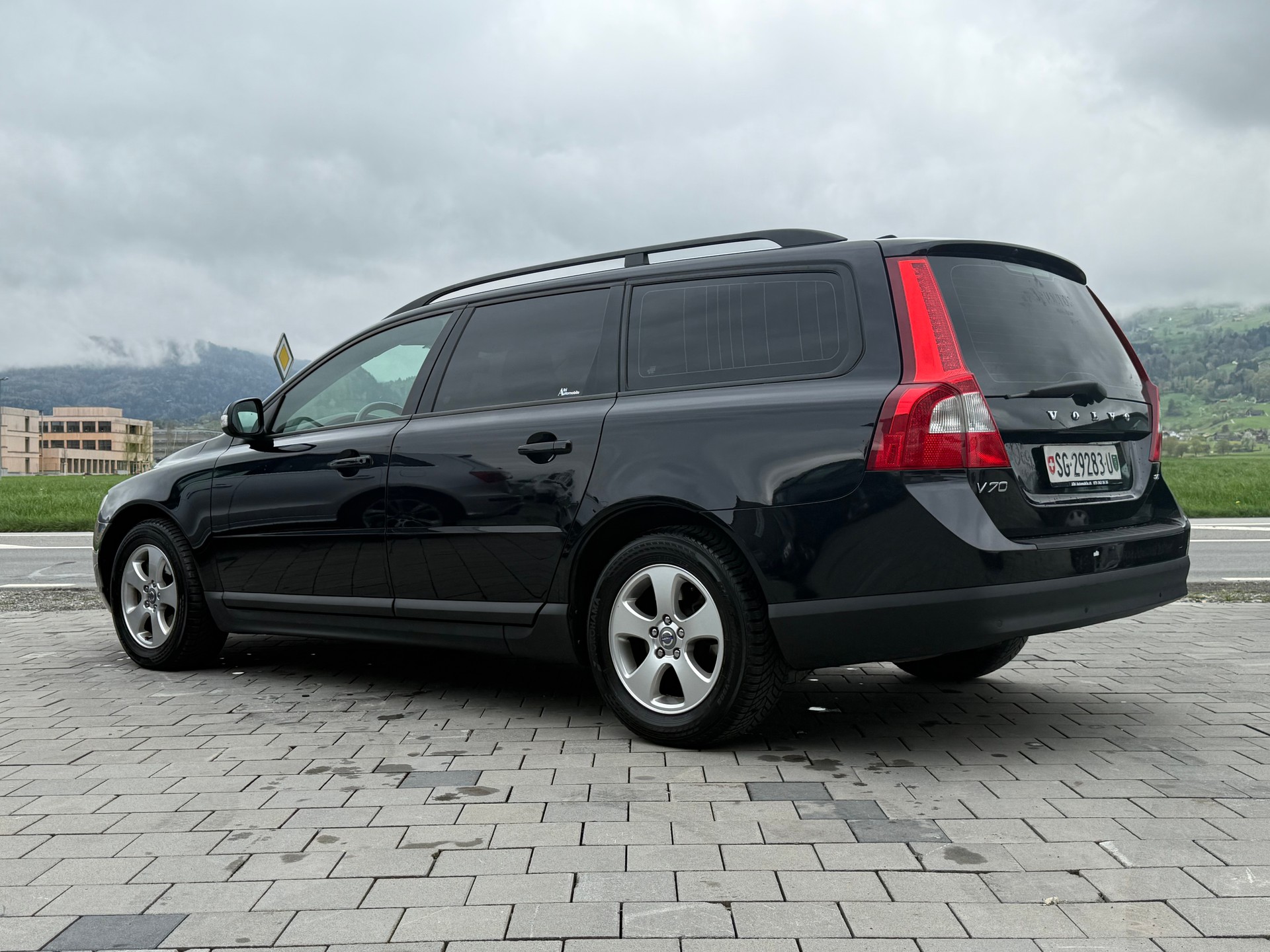 VOLVO V70 2.4D Kinetic Geartronic-image-7