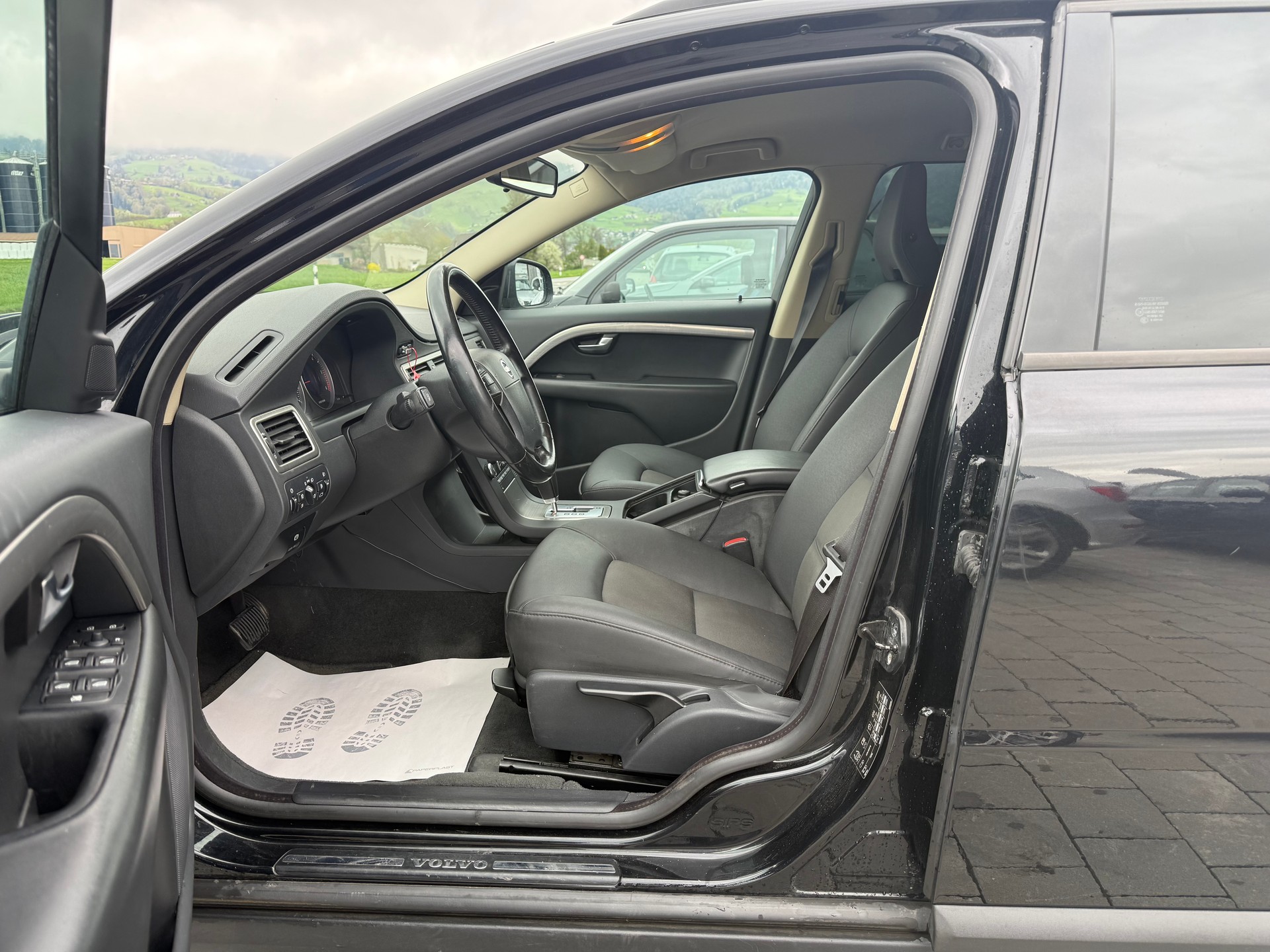VOLVO V70 2.4D Kinetic Geartronic-image-8