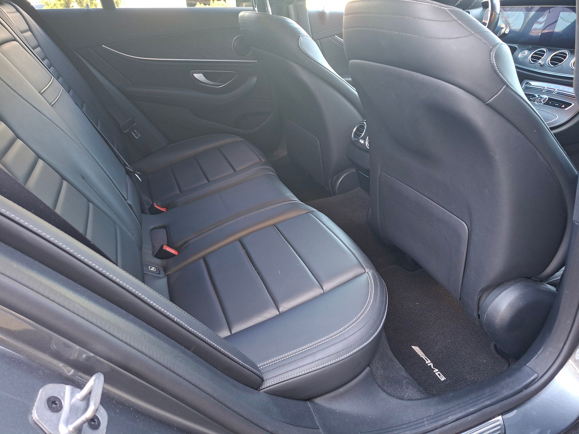 MERCEDES-BENZ E 450 AMG Line 4 Matic 9G-Tronic-image-10