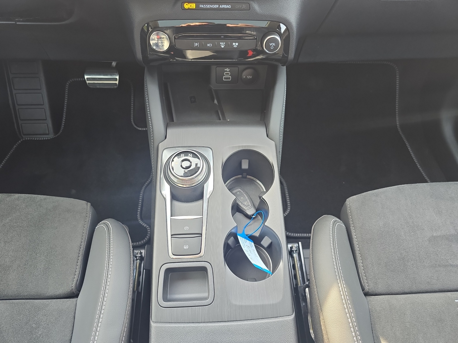 FORD Kuga 2.5 Plug-in Hybrid Active-image-9