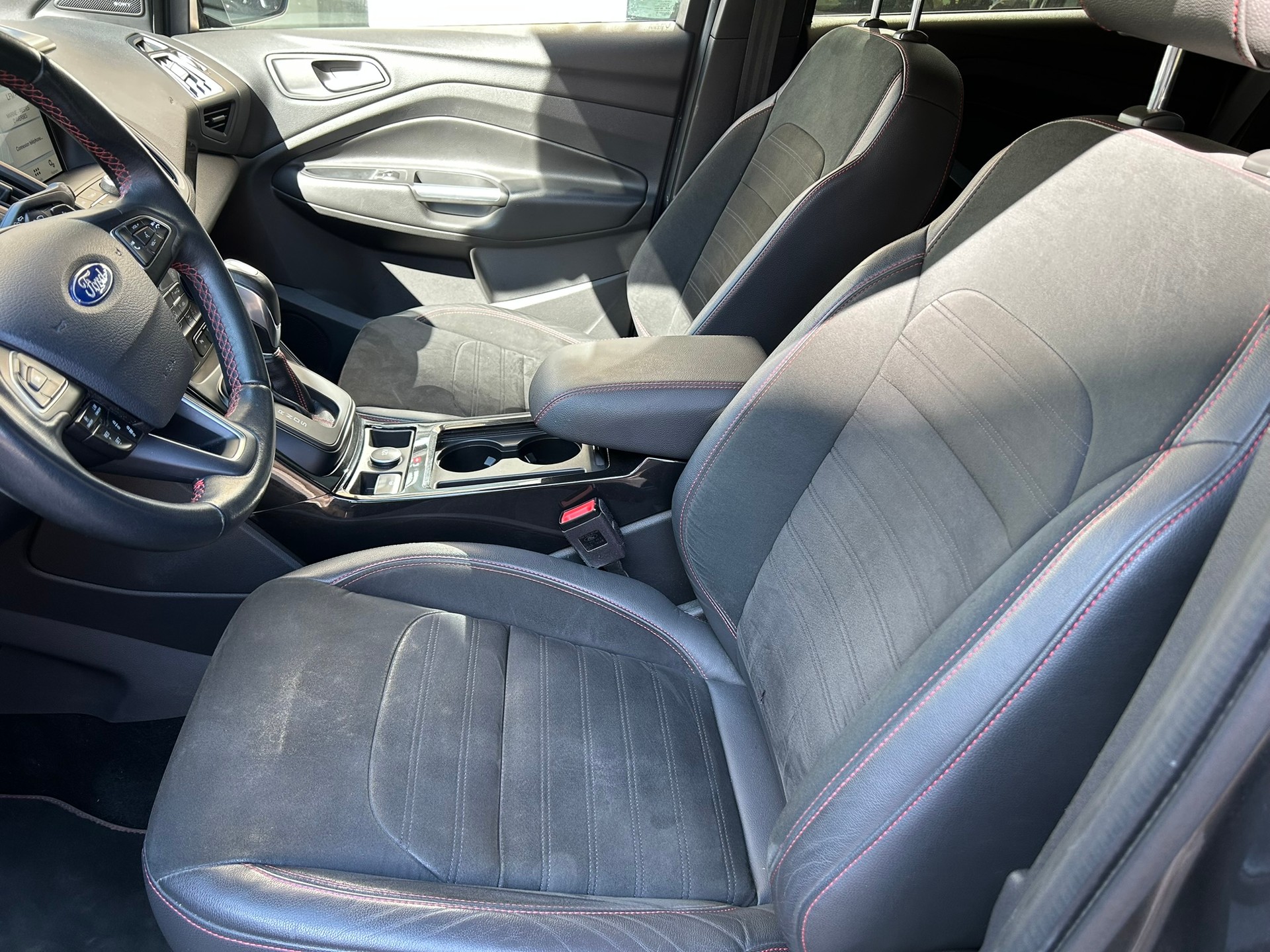 FORD Kuga 1.5 EcoBoost ST-Line AWD-image-9