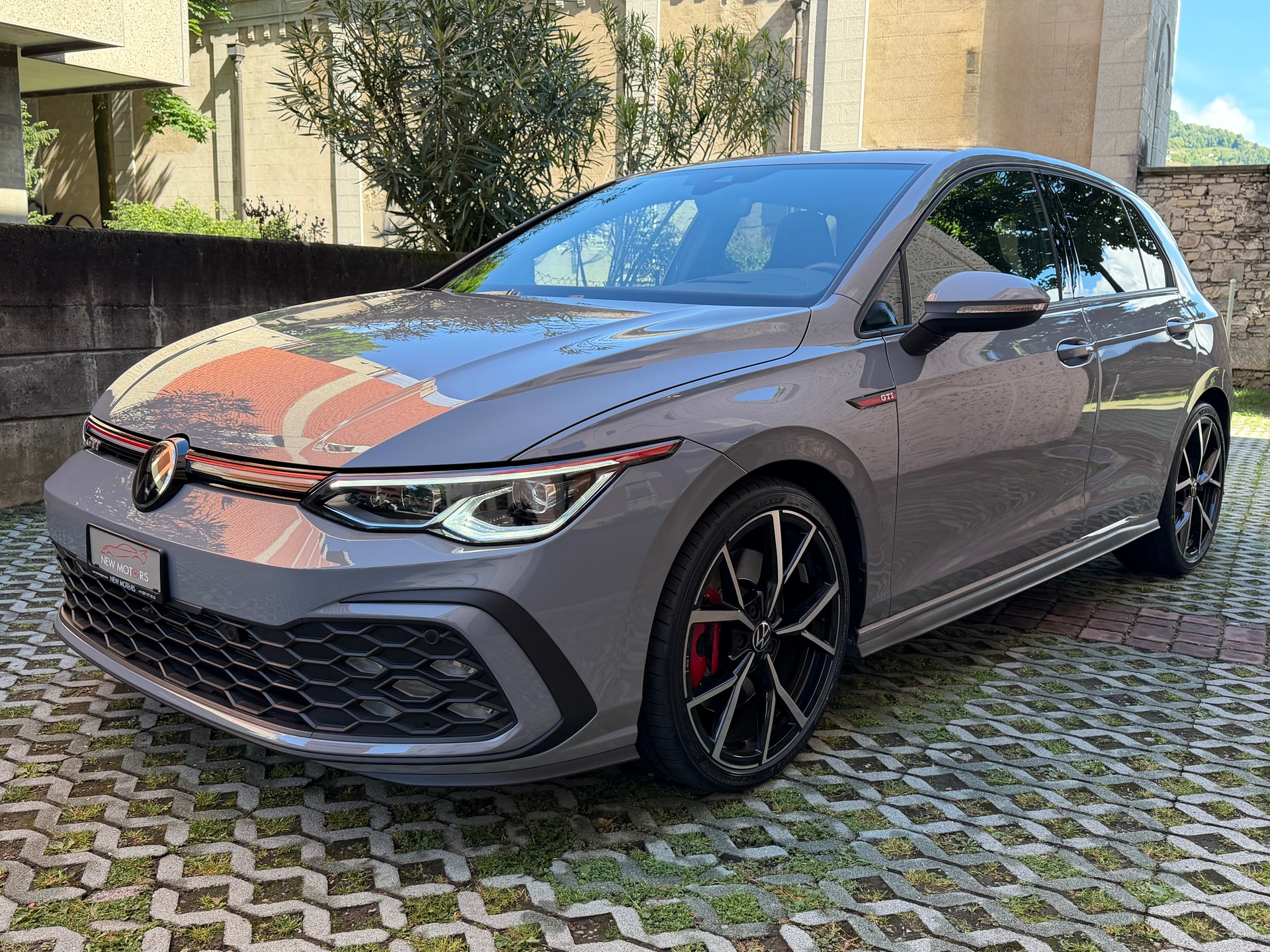 VW Golf 2.0 TSI GTI DSG-image-1
