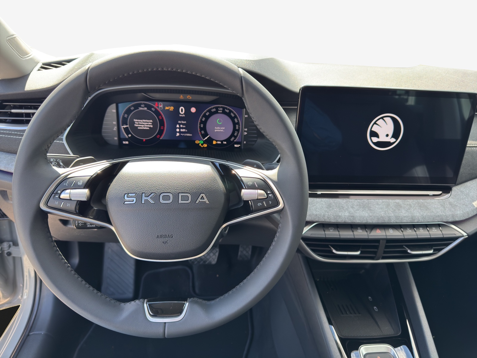 SKODA Octavia Combi 2.0 TDI DSG Selection-image-9