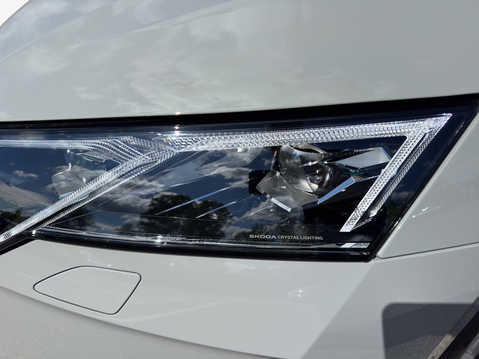 SKODA Octavia Combi 2.0 TDI DSG Selection-image-13