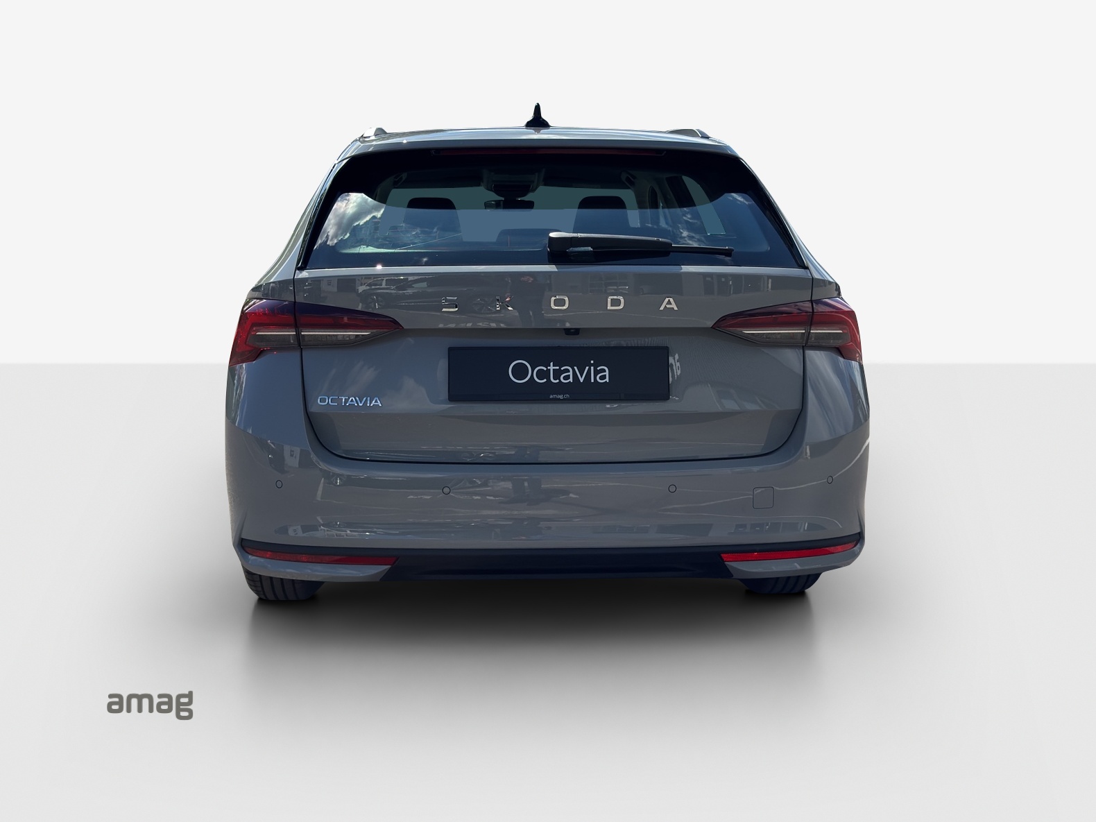 SKODA Octavia Combi 2.0 TDI DSG Selection-showroom-element-3
