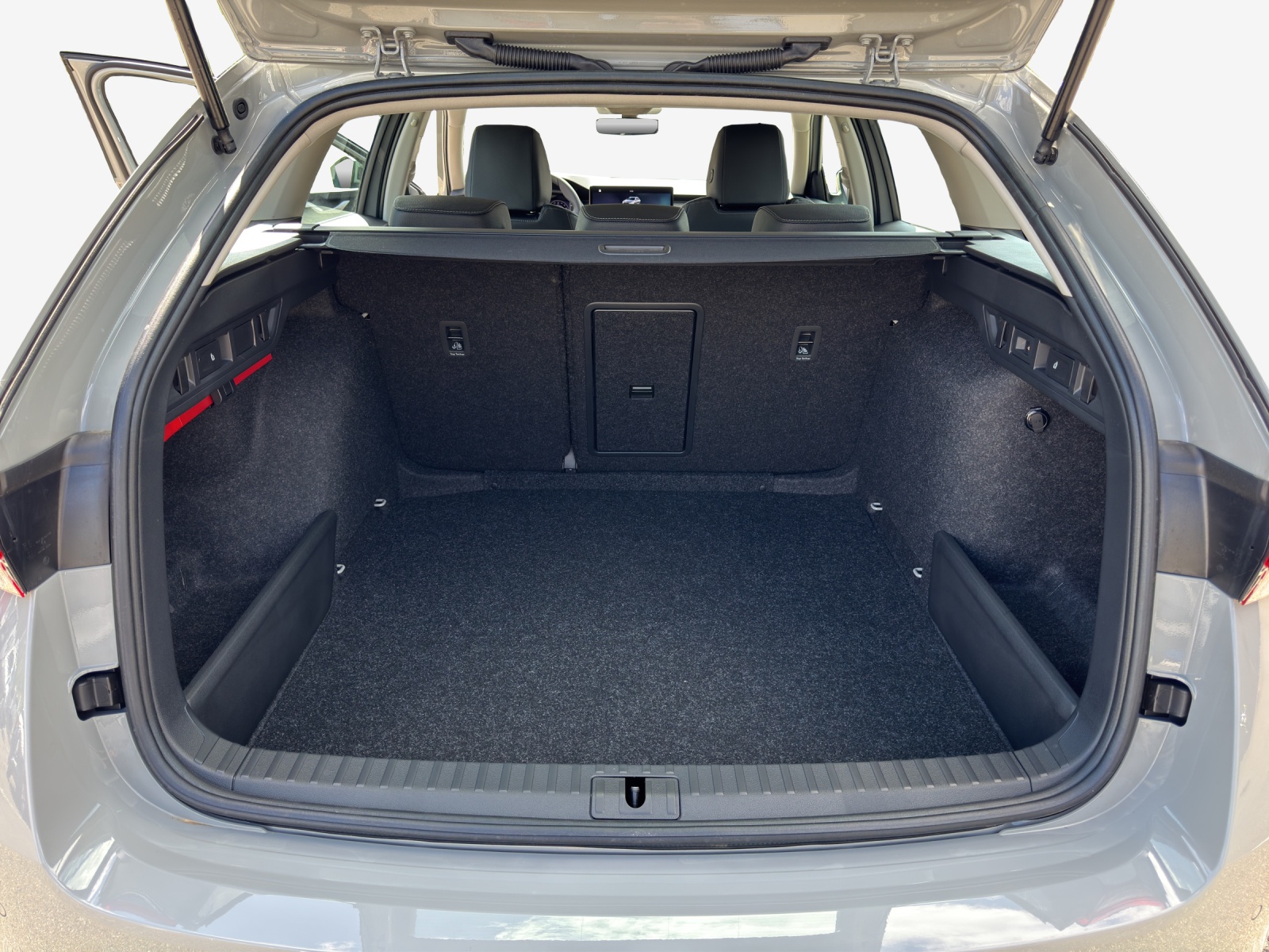 SKODA Octavia Combi 2.0 TDI DSG Selection-image-12