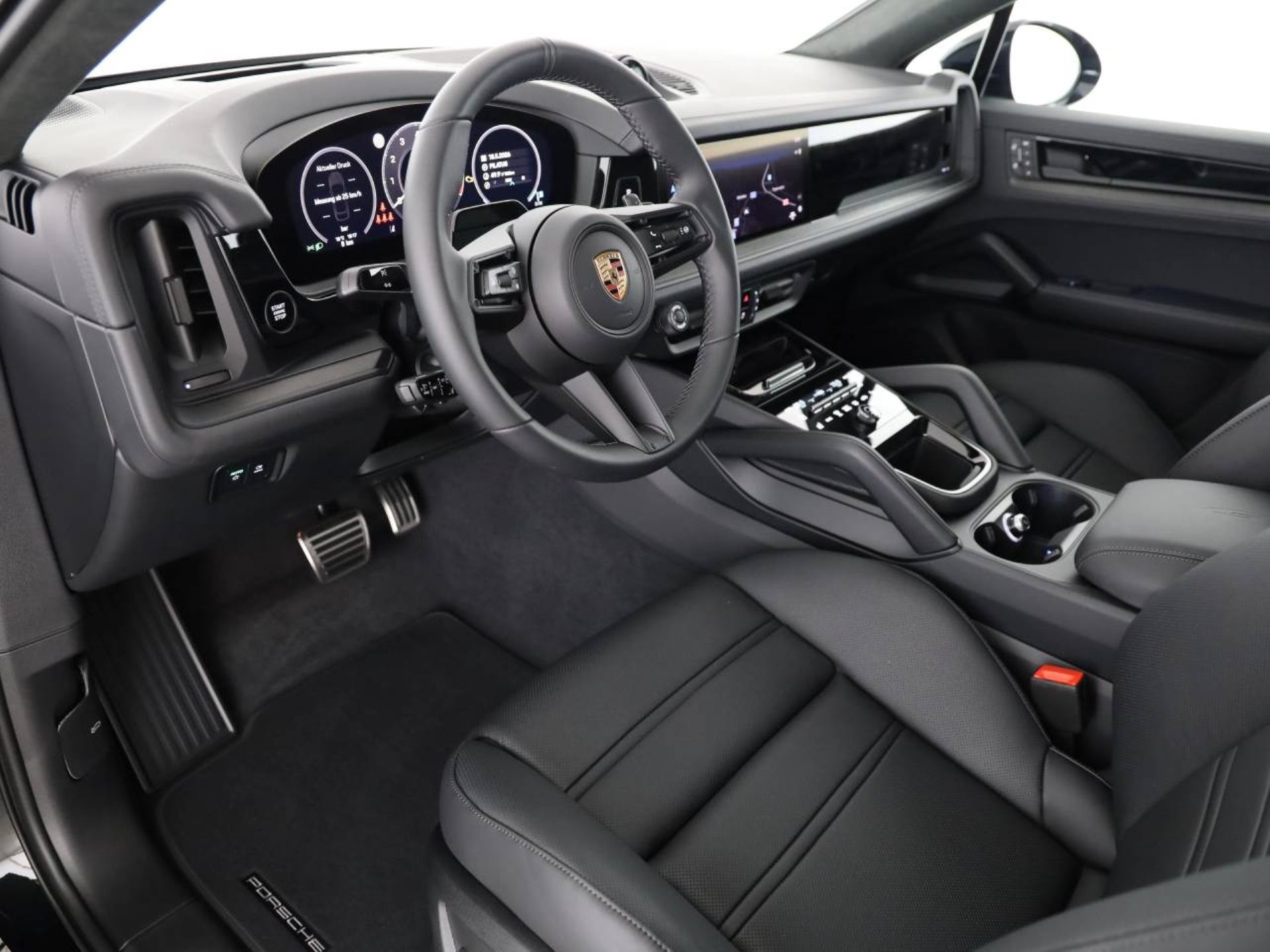 PORSCHE Cayenne GTS Coupé-showroom-element-3