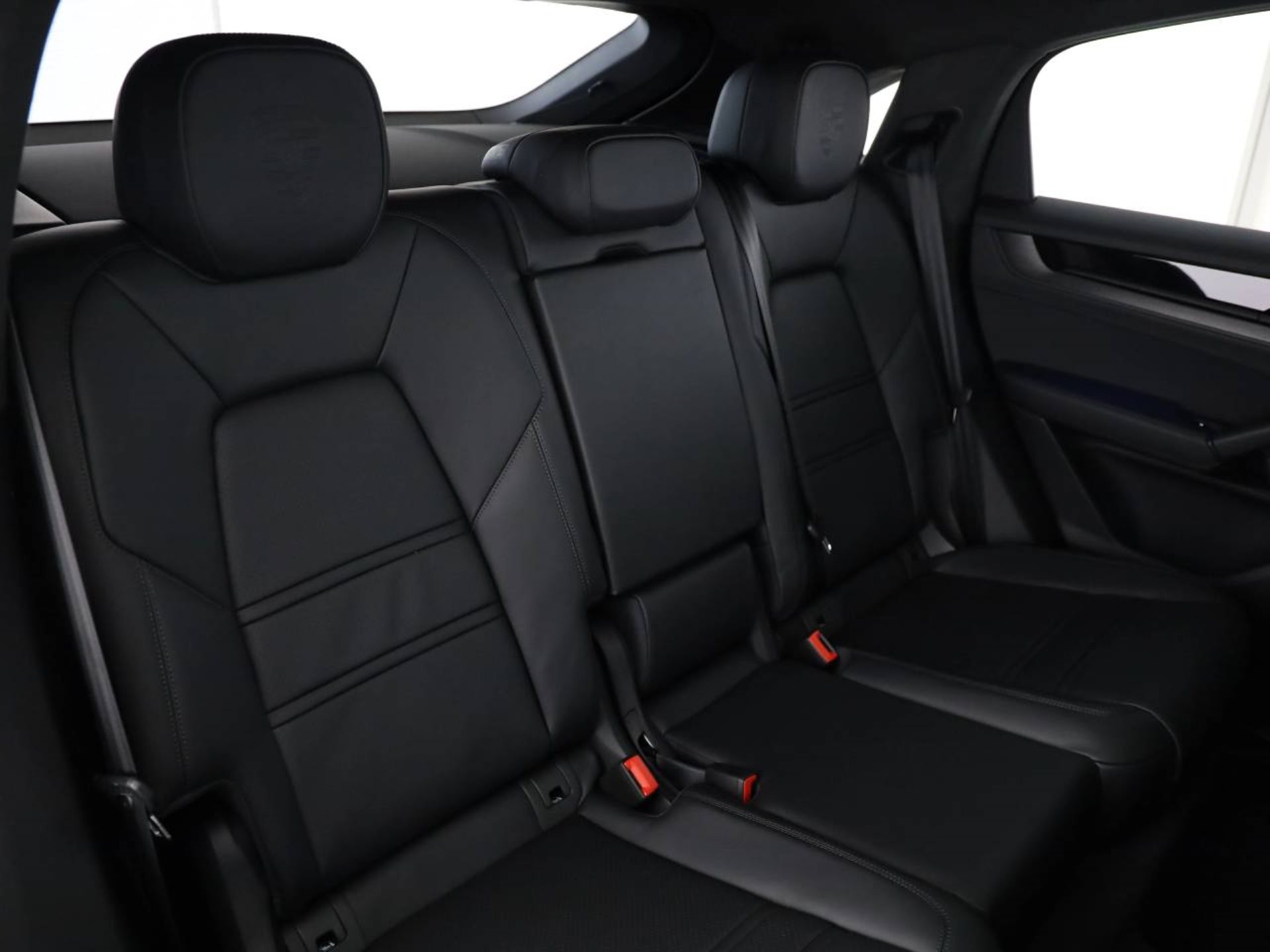 PORSCHE Cayenne GTS Coupé-image-18