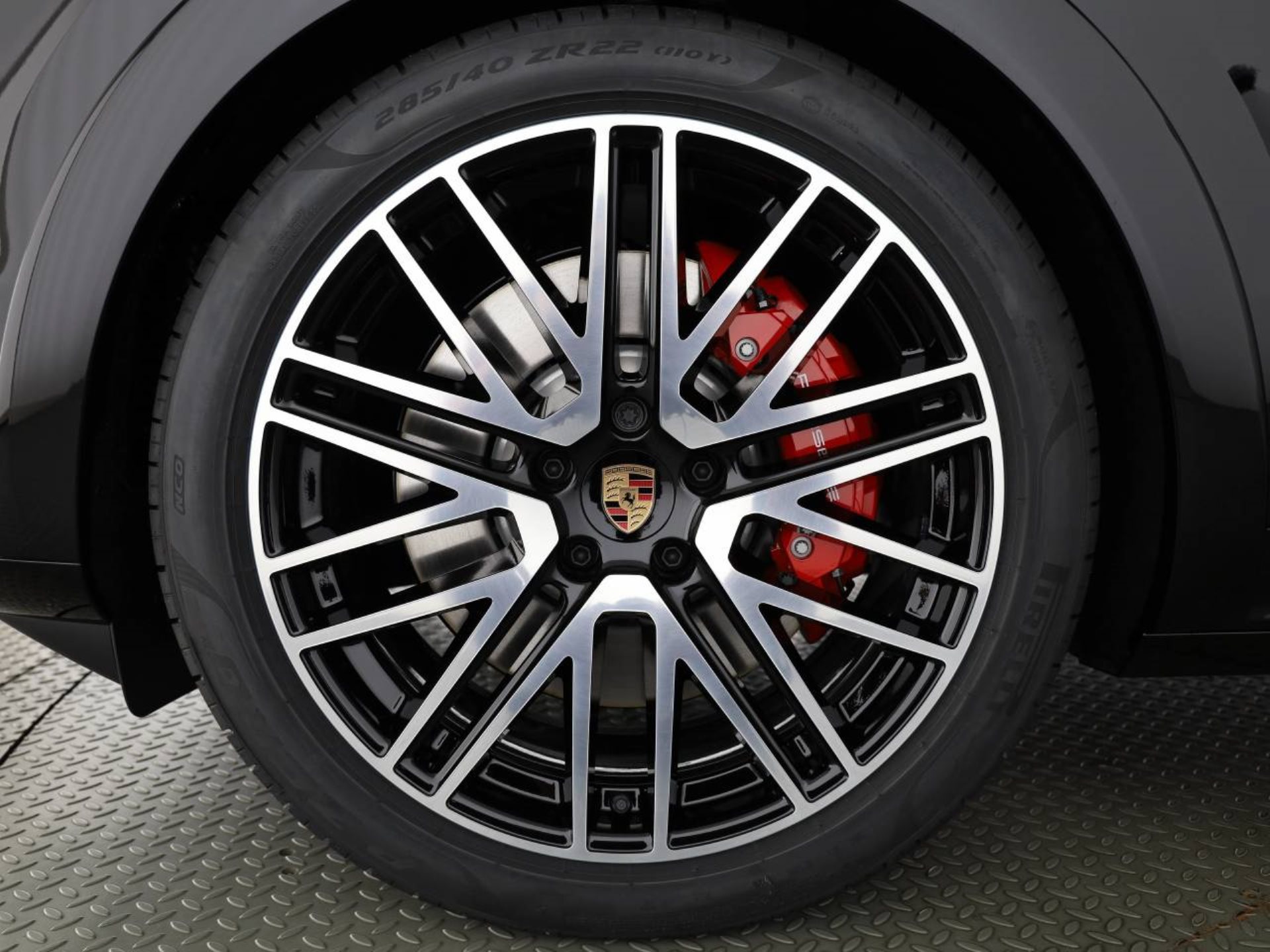 PORSCHE Cayenne GTS Coupé-image-8