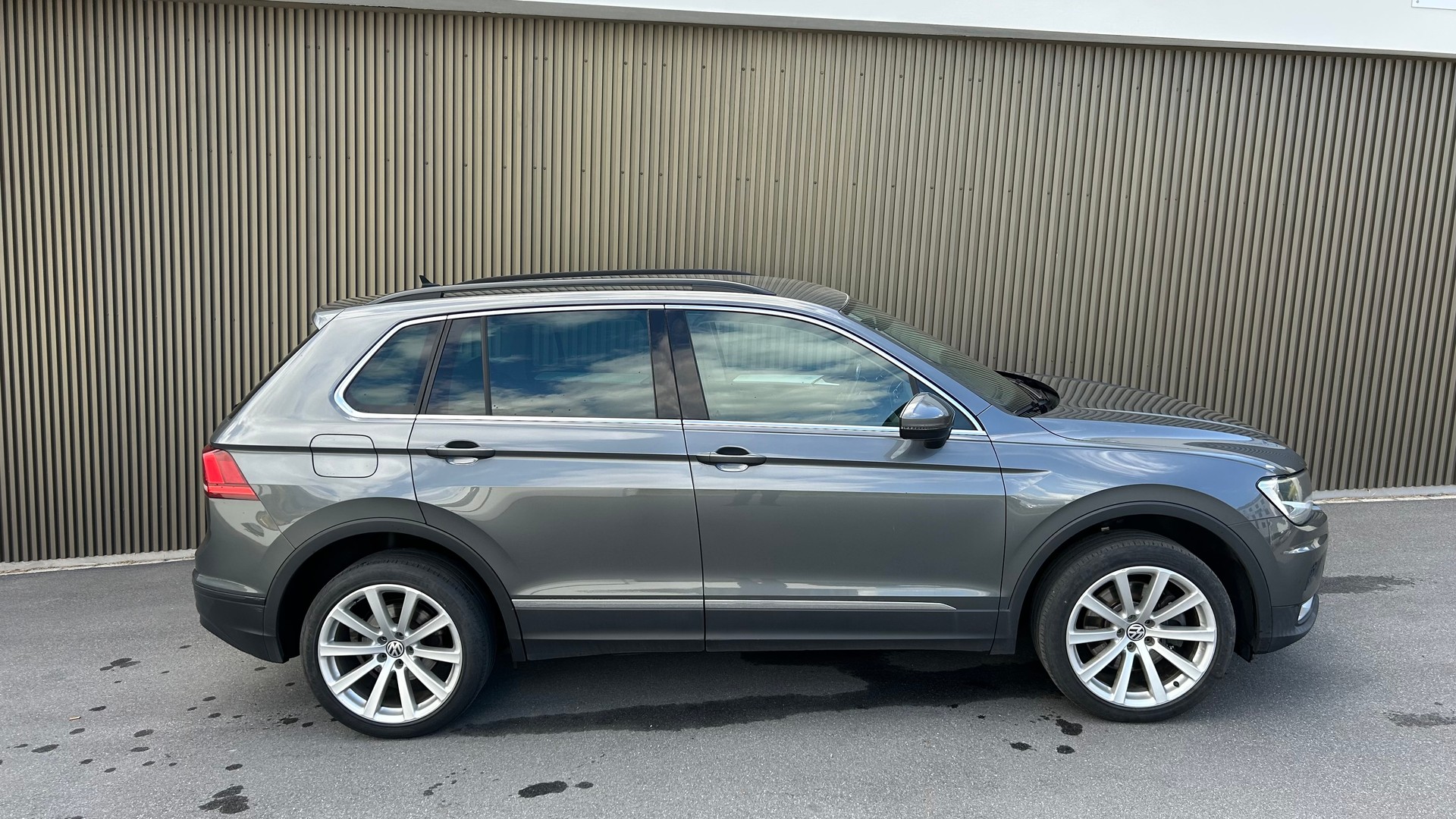 VW Tiguan 2.0 TDI SCR Comfortline 4Motion DSG-image-4