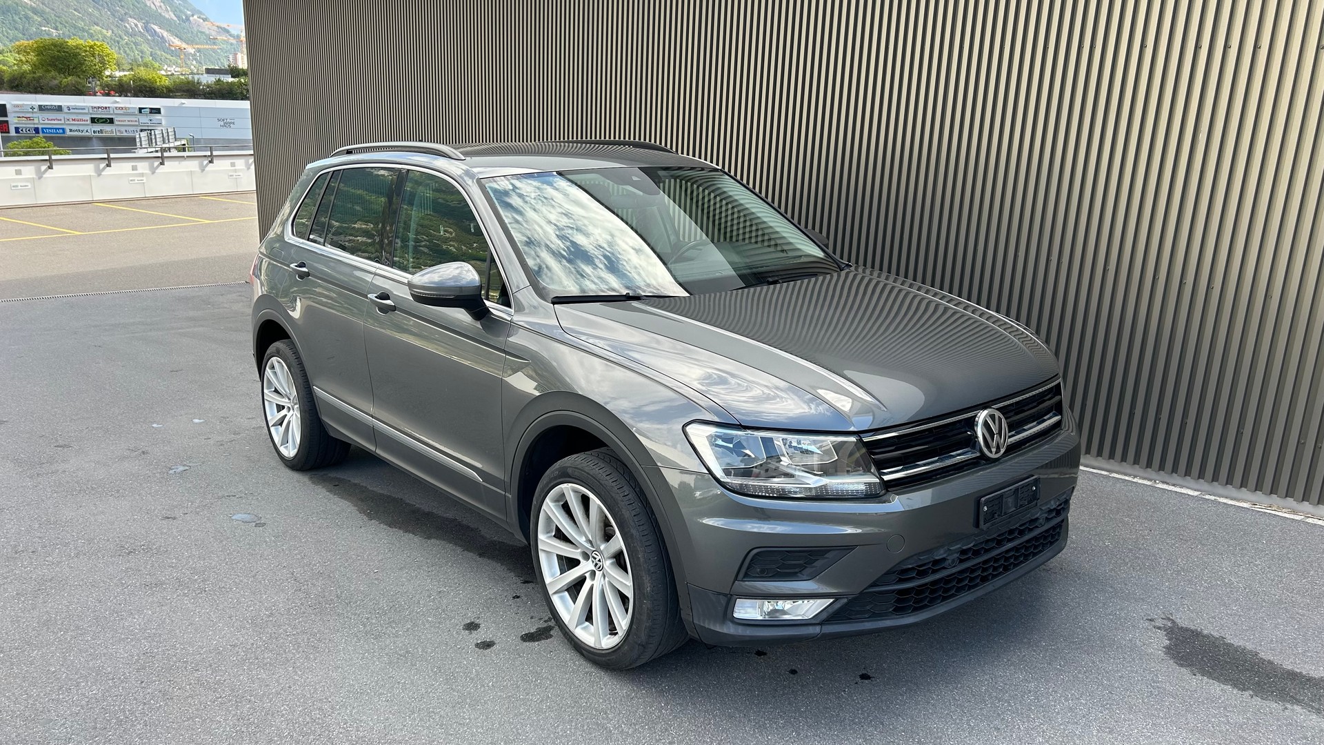 VW Tiguan 2.0 TDI SCR Comfortline 4Motion DSG-image-5