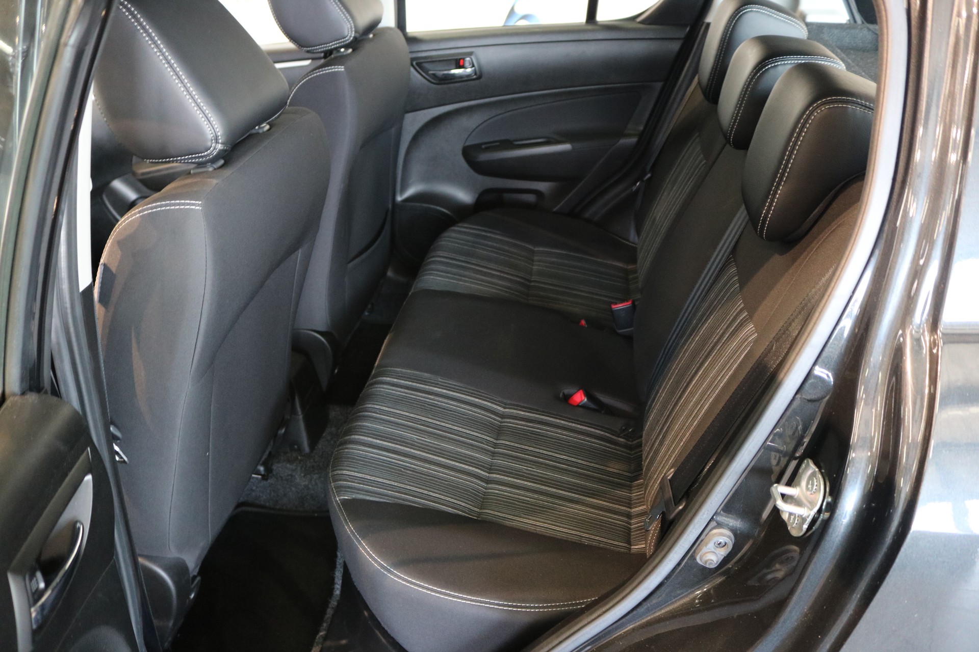 SUZUKI Swift 1.2i 16V Sergio Cellano-image-29