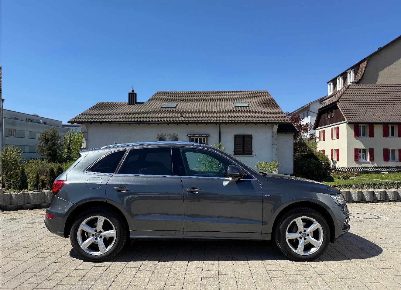 AUDI Q5 2.0 TDI quattro S-tronic-showroom-element-3