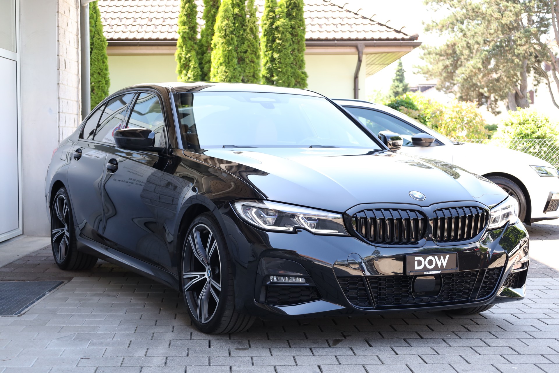 BMW 320i xDrive Steptronic M Sport-showroom-element-1
