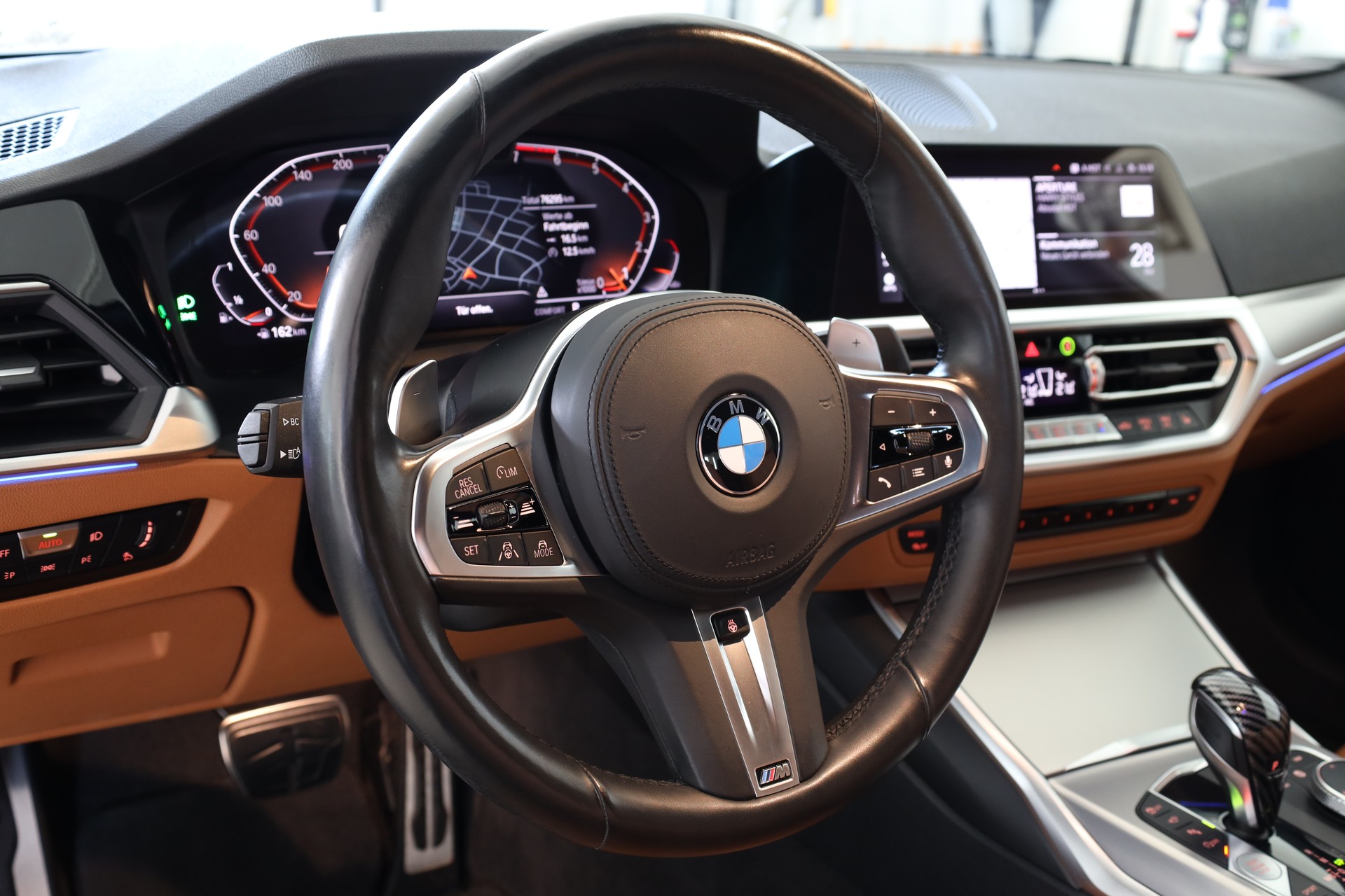 BMW 320i xDrive Steptronic M Sport-image-10