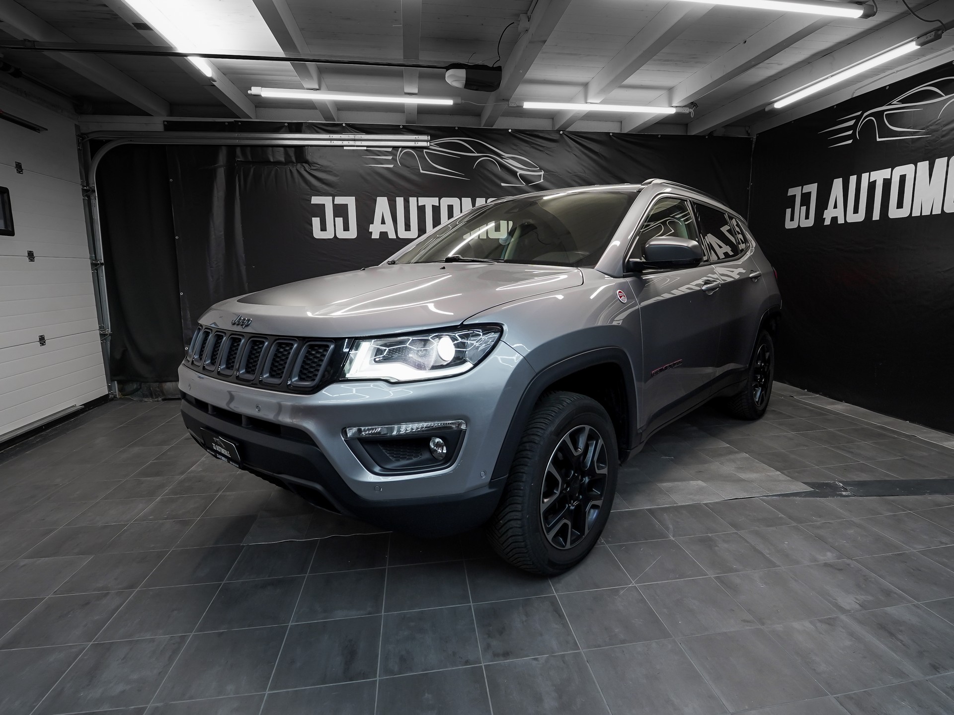 JEEP Compass 2.0CRD Trailhawk AWD 9ATX-showroom-element-2